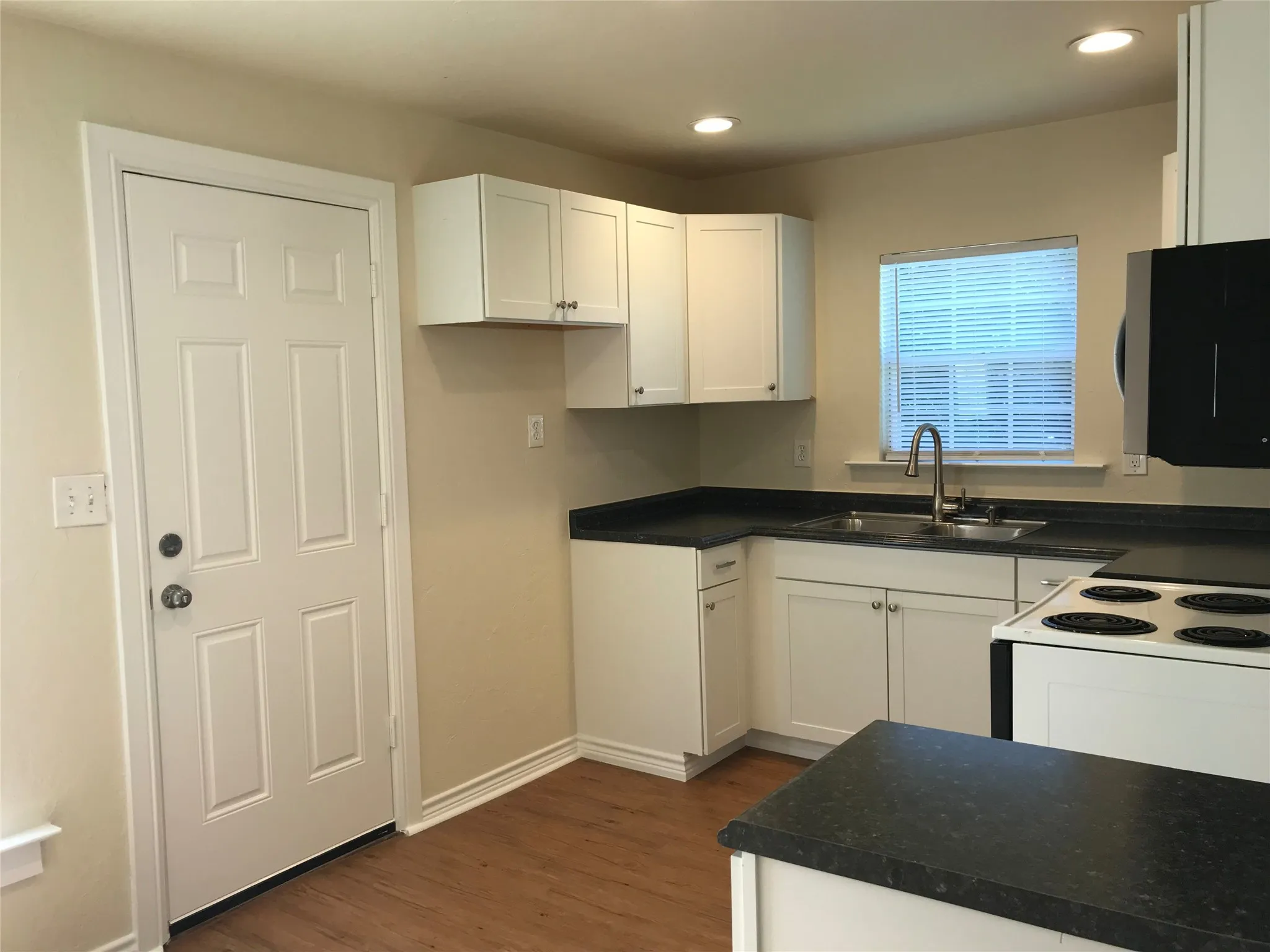 Single Family Residence For Sale in Parker County , 416 Shannon Street, Weatherford, Texas 76086, 1 Bedroom, 1 Bathroom, Garage spaces, 667 Sqft, built in 1950, Price $149,500, mls#21327868, Real Estate Agent in Weatherford, Homes For Sale in Parker county, Homes For Sale in Weatherford, Realtor in Weatherford Texas, Real Estate Brokerage Independent Realty Texas, Luminita Cordes Realtor