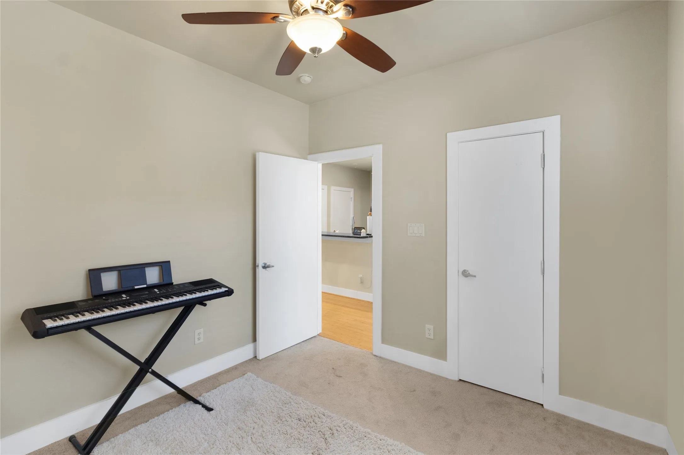 Townhouse For Sale in Dallas County , 3915 Congress Avenue 200, Dallas, Texas 75219, 3 Bedroom, 3 Bathroom, 2 Garage spaces, 1,514 Sqft, built in 2006, mls#21327732, Real Estate Agent in Dallas, Homes For Sale in Dallas county, Homes For Sale in Dallas, Realtor in Dallas Texas, Real Estate Brokerage Independent Realty Texas, Luminita Cordes Realtor