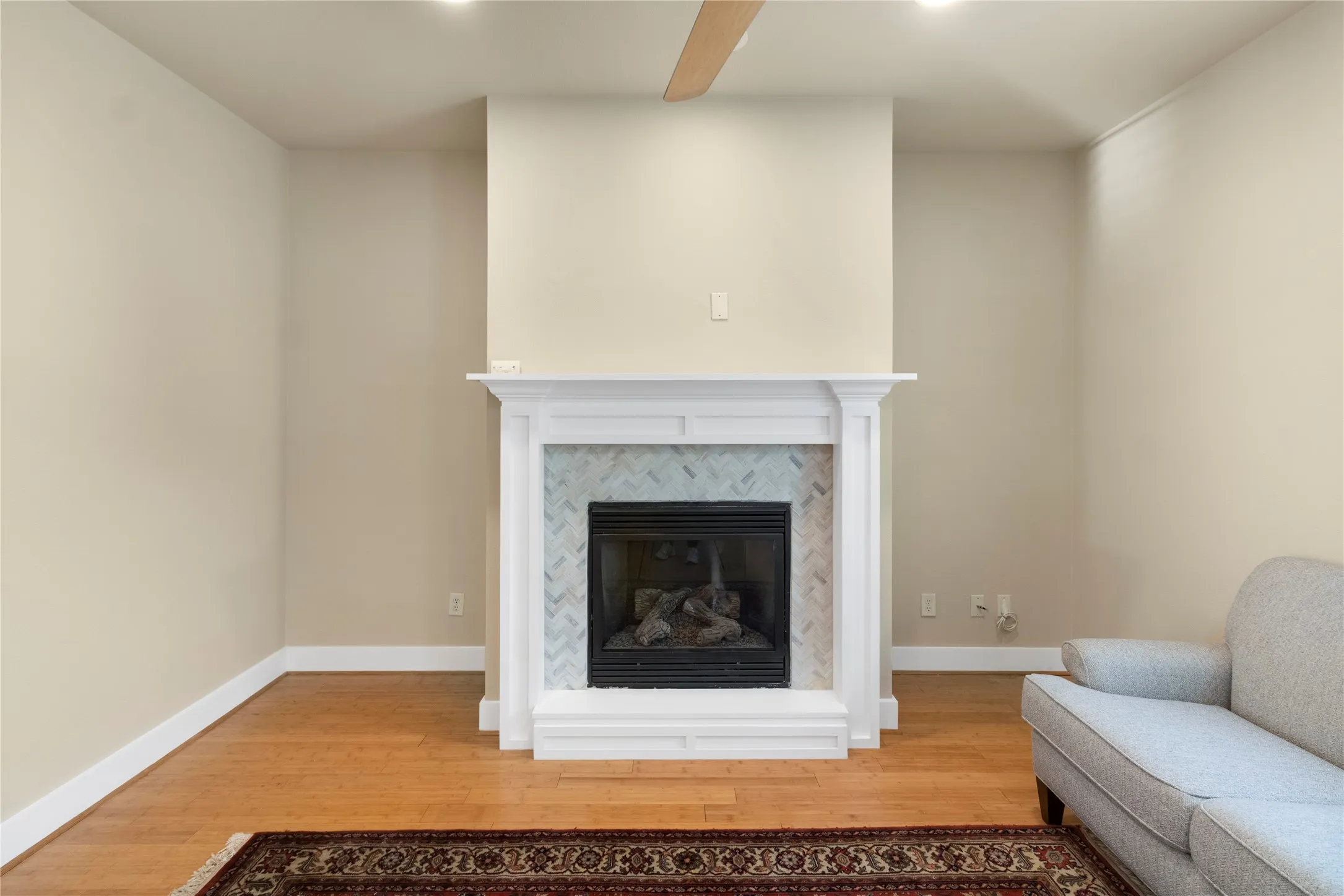 Townhouse For Sale in Dallas County , 3915 Congress Avenue 200, Dallas, Texas 75219, 3 Bedroom, 3 Bathroom, 2 Garage spaces, 1,514 Sqft, built in 2006, mls#21327732, Real Estate Agent in Dallas, Homes For Sale in Dallas county, Homes For Sale in Dallas, Realtor in Dallas Texas, Real Estate Brokerage Independent Realty Texas, Luminita Cordes Realtor
