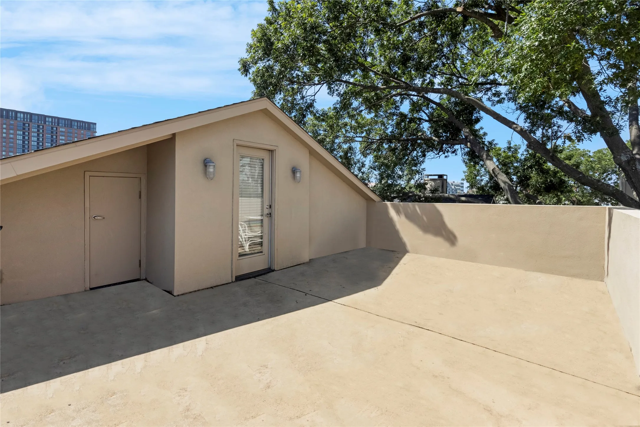 Imagine spending evening on your own private rooftop terrace