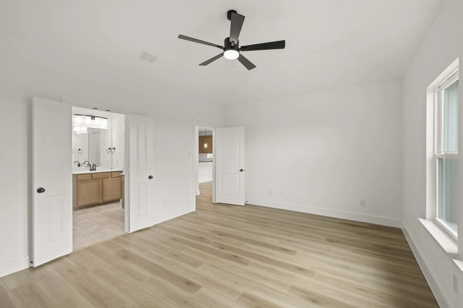 713 Durango- Kitchen-Dining-1