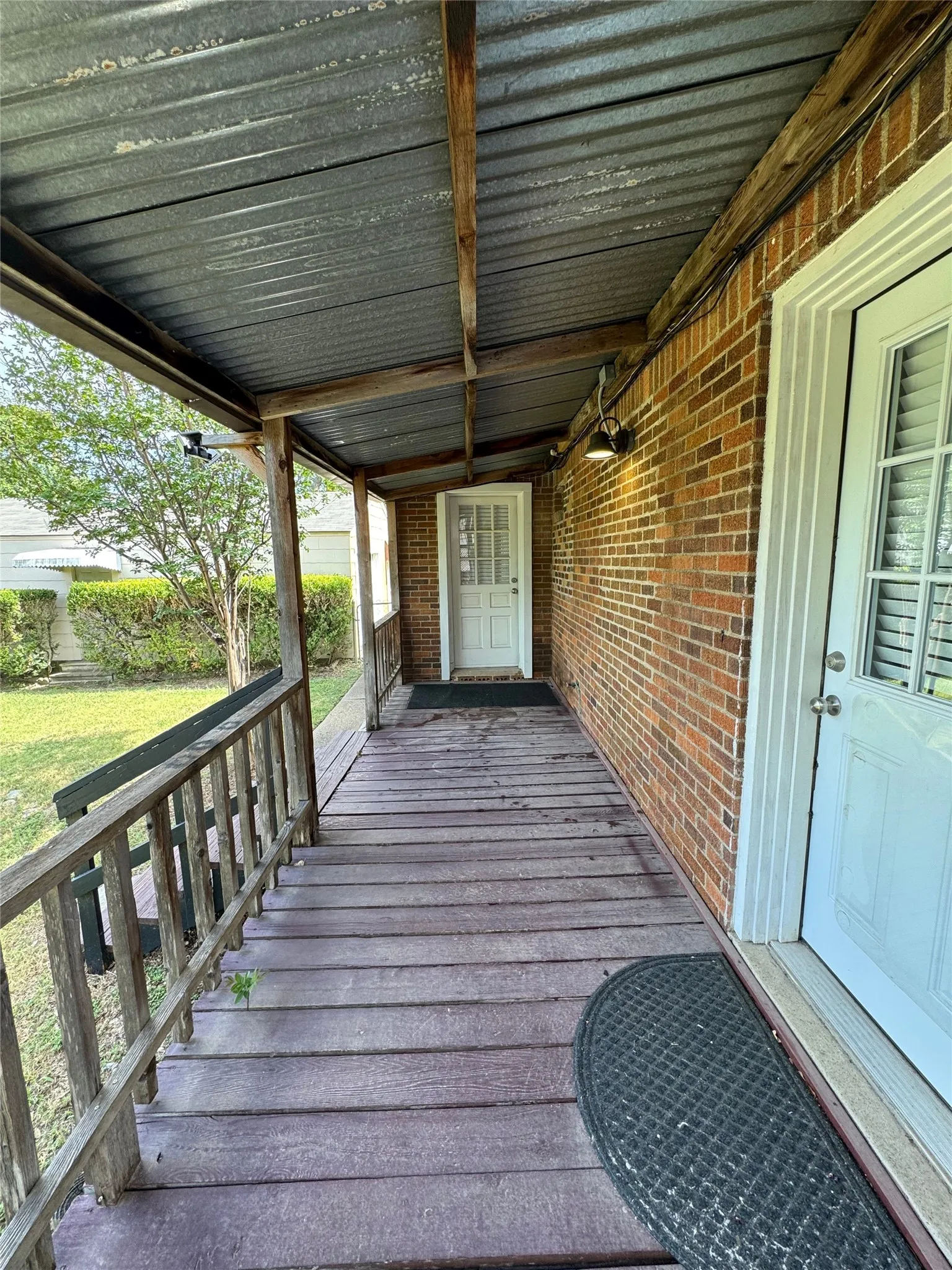 Single Family Residence For Rent in Tarrant County , 3241 Sandage Avenue, Fort Worth, Texas 76109, 3 Bedroom, 2 Bathroom, Garage spaces, 1,115 Sqft, built in 1946, mls#21328085, Real Estate Agent in Fort Worth, Homes For Rent in Tarrant county, Homes For Rent in Fort Worth, Realtor in Fort Worth Texas, Real Estate Brokerage Independent Realty Texas, Luminita Cordes Realtor