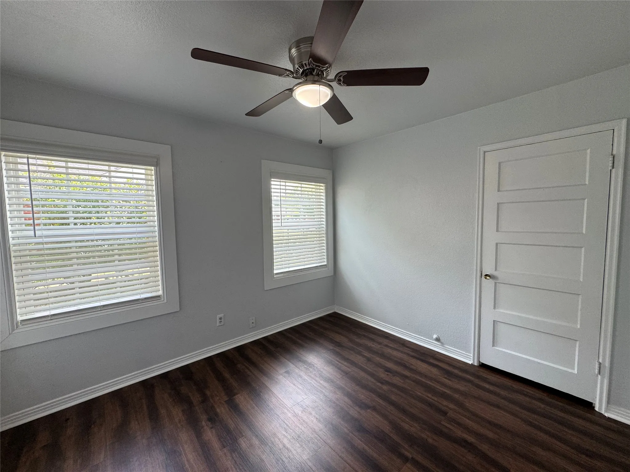 Single Family Residence For Rent in Tarrant County , 3241 Sandage Avenue, Fort Worth, Texas 76109, 3 Bedroom, 2 Bathroom, Garage spaces, 1,115 Sqft, built in 1946, mls#21328085, Real Estate Agent in Fort Worth, Homes For Rent in Tarrant county, Homes For Rent in Fort Worth, Realtor in Fort Worth Texas, Real Estate Brokerage Independent Realty Texas, Luminita Cordes Realtor
