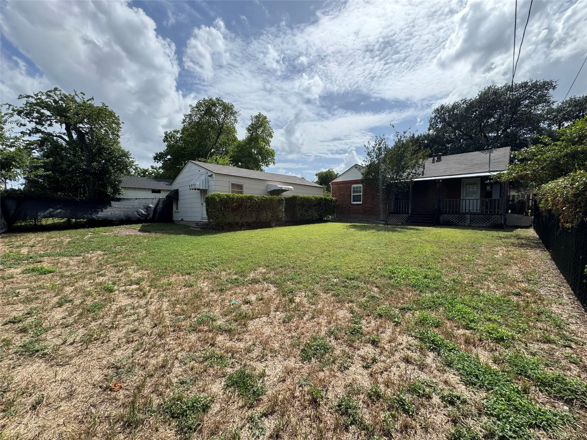 Single Family Residence For Rent in Tarrant County , 3241 Sandage Avenue, Fort Worth, Texas 76109, 3 Bedroom, 2 Bathroom, Garage spaces, 1,115 Sqft, built in 1946, mls#21328085, Real Estate Agent in Fort Worth, Homes For Rent in Tarrant county, Homes For Rent in Fort Worth, Realtor in Fort Worth Texas, Real Estate Brokerage Independent Realty Texas, Luminita Cordes Realtor