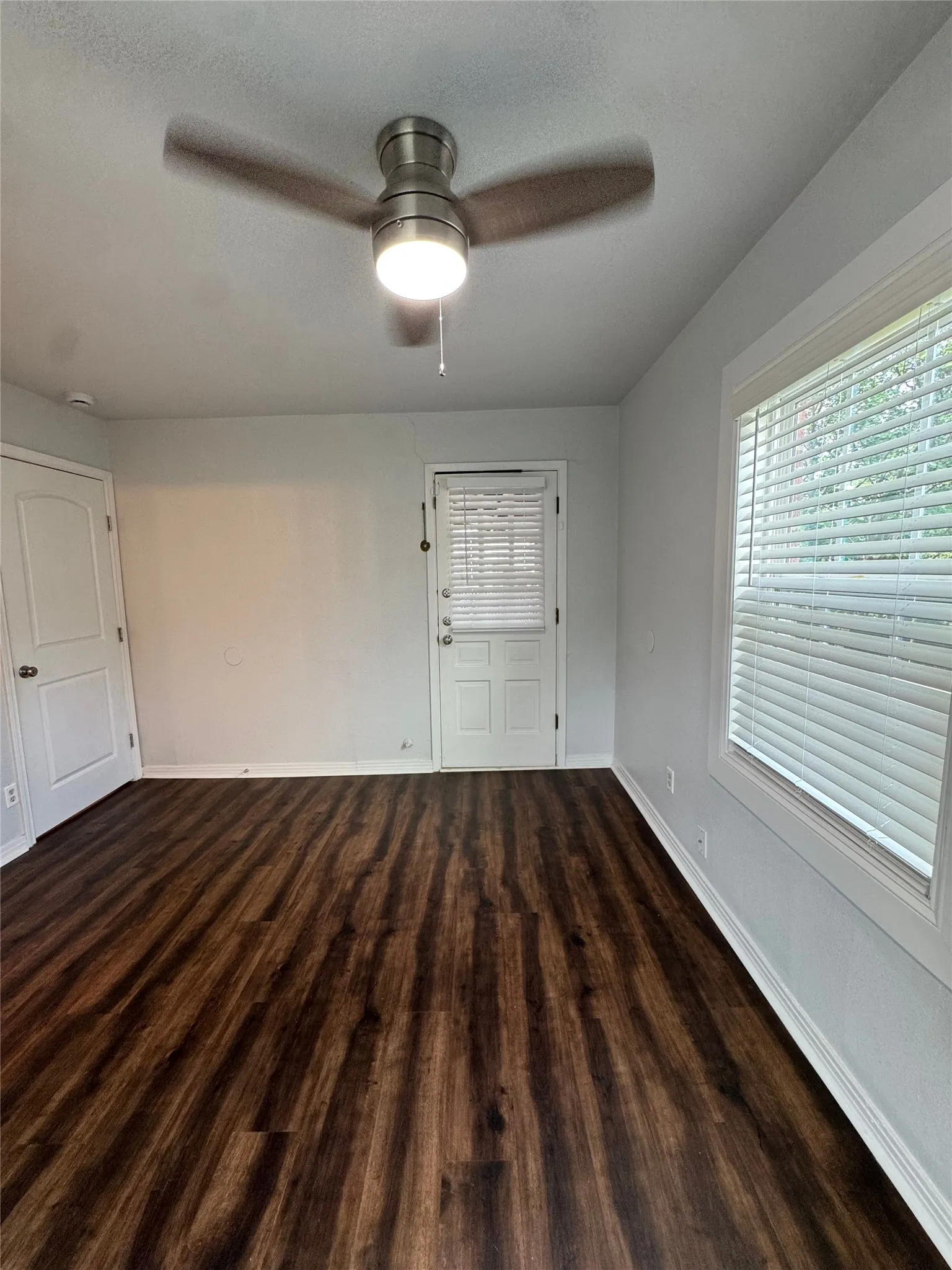 Single Family Residence For Rent in Tarrant County , 3241 Sandage Avenue, Fort Worth, Texas 76109, 3 Bedroom, 2 Bathroom, Garage spaces, 1,115 Sqft, built in 1946, mls#21328085, Real Estate Agent in Fort Worth, Homes For Rent in Tarrant county, Homes For Rent in Fort Worth, Realtor in Fort Worth Texas, Real Estate Brokerage Independent Realty Texas, Luminita Cordes Realtor