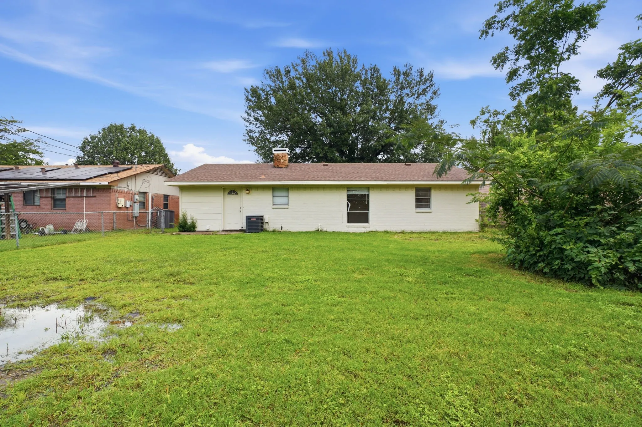 Single Family Residence For Sale in Dallas County , 2301 Narobi Place, Mesquite, Texas 75149, 3 Bedroom, 1 Bathroom, 1 Garage spaces, 1,084 Sqft, built in 1961, mls#21282260, Real Estate Agent in Mesquite, Homes For Sale in Dallas county, Homes For Sale in Mesquite, Realtor in Mesquite Texas, Real Estate Brokerage Independent Realty Texas, Luminita Cordes Realtor