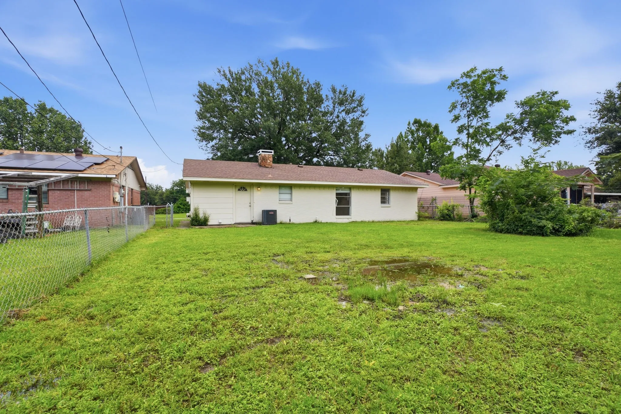 Single Family Residence For Sale in Dallas County , 2301 Narobi Place, Mesquite, Texas 75149, 3 Bedroom, 1 Bathroom, 1 Garage spaces, 1,084 Sqft, built in 1961, mls#21282260, Real Estate Agent in Mesquite, Homes For Sale in Dallas county, Homes For Sale in Mesquite, Realtor in Mesquite Texas, Real Estate Brokerage Independent Realty Texas, Luminita Cordes Realtor