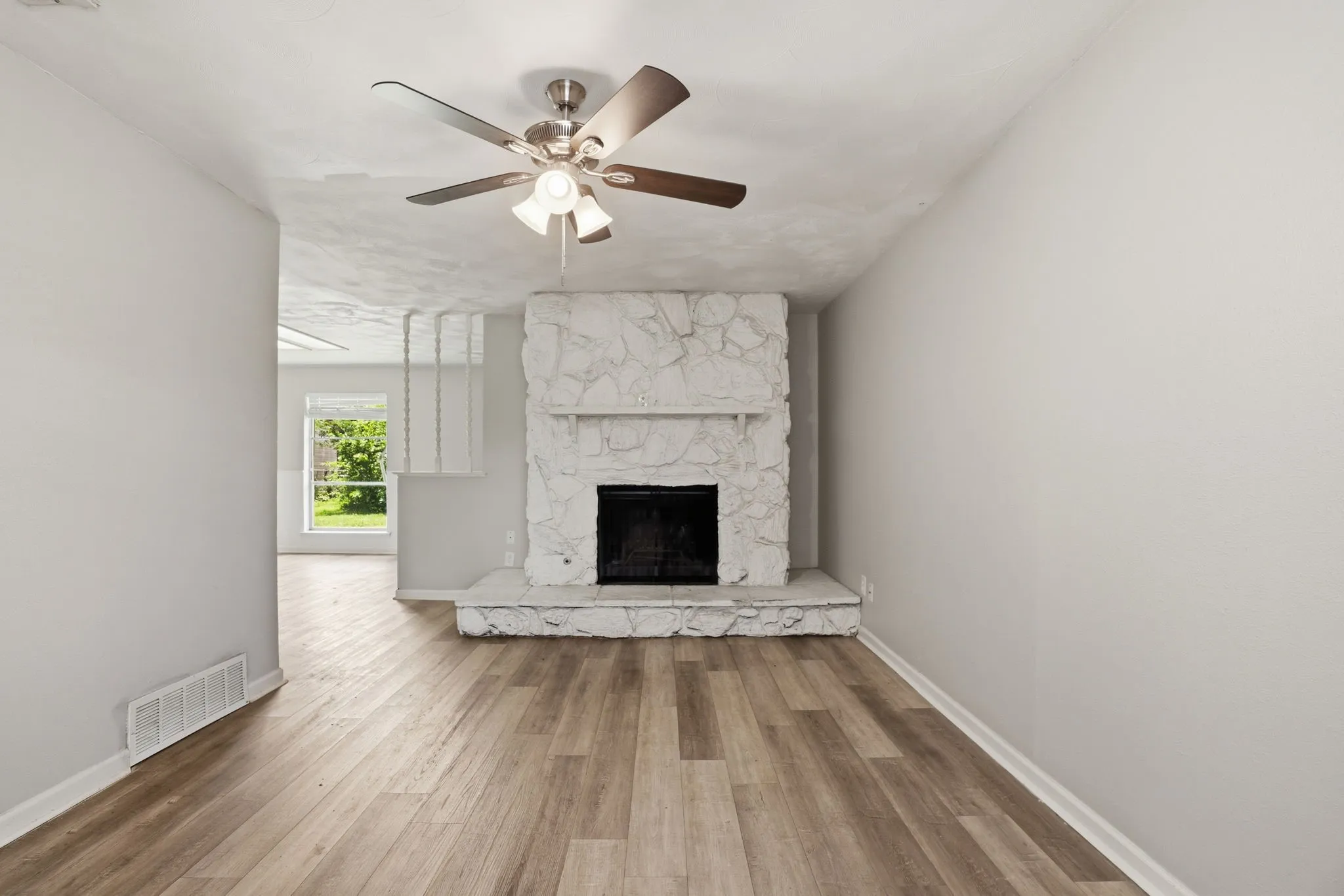 Single Family Residence For Sale in Dallas County , 2301 Narobi Place, Mesquite, Texas 75149, 3 Bedroom, 1 Bathroom, 1 Garage spaces, 1,084 Sqft, built in 1961, mls#21282260, Real Estate Agent in Mesquite, Homes For Sale in Dallas county, Homes For Sale in Mesquite, Realtor in Mesquite Texas, Real Estate Brokerage Independent Realty Texas, Luminita Cordes Realtor