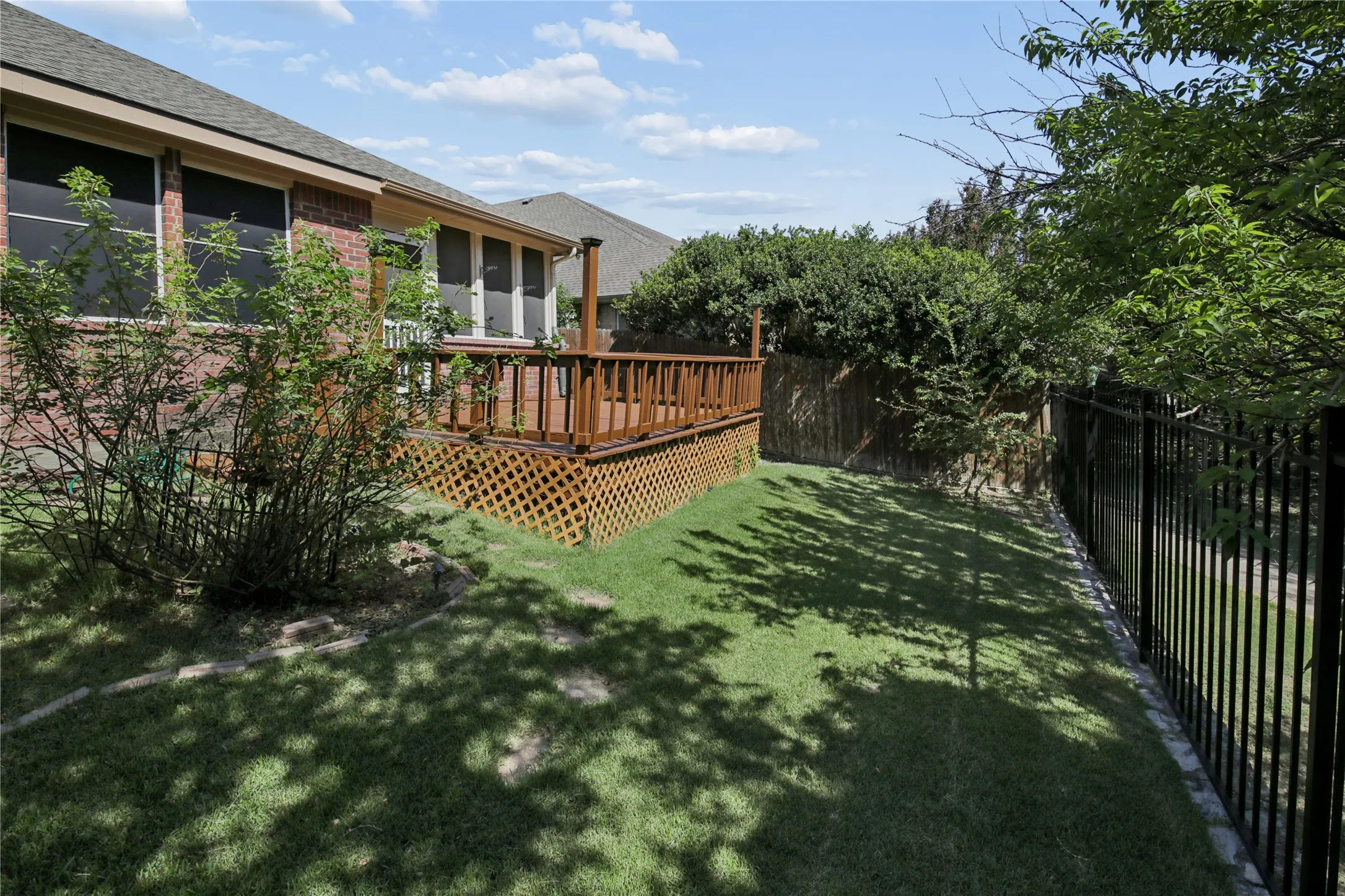 Single Family Residence For Sale in Dallas County , 1010 Sagebrush Trail, Duncanville, Texas 75137, 3 Bedroom, 2 Bathroom, 2 Garage spaces, 2,055 Sqft, built in 2006, mls#21328095, Real Estate Agent in Duncanville, Homes For Sale in Dallas county, Homes For Sale in Duncanville, Realtor in Duncanville Texas, Real Estate Brokerage Independent Realty Texas, Luminita Cordes Realtor