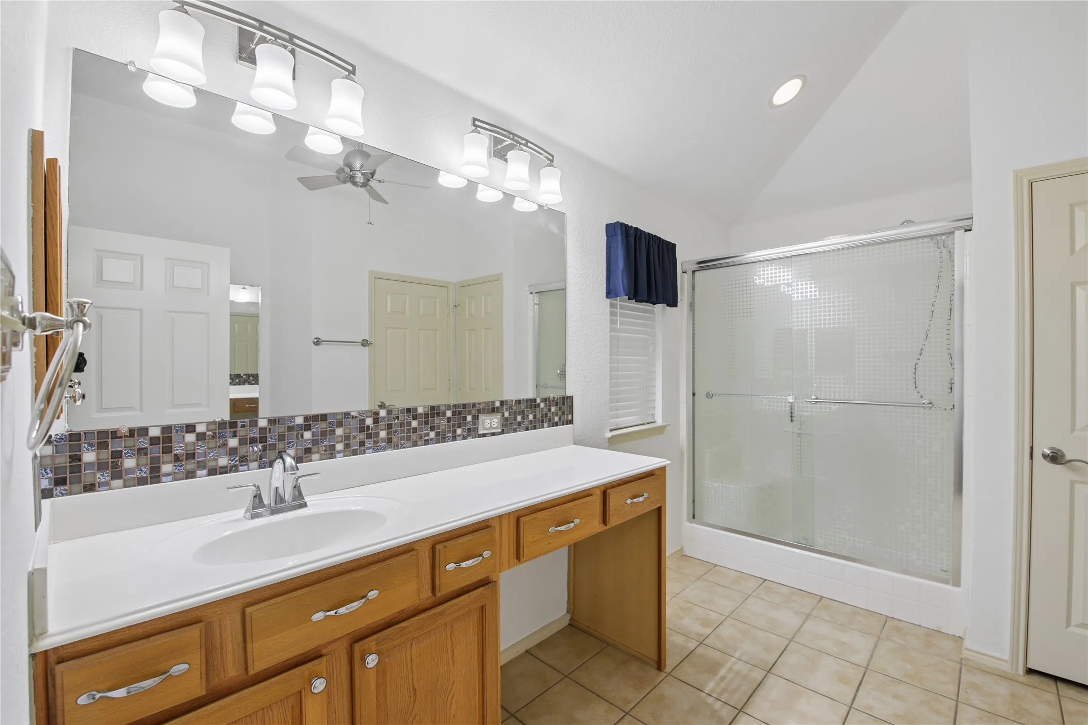 Single Family Residence For Sale in Dallas County , 1010 Sagebrush Trail, Duncanville, Texas 75137, 3 Bedroom, 2 Bathroom, 2 Garage spaces, 2,055 Sqft, built in 2006, mls#21328095, Real Estate Agent in Duncanville, Homes For Sale in Dallas county, Homes For Sale in Duncanville, Realtor in Duncanville Texas, Real Estate Brokerage Independent Realty Texas, Luminita Cordes Realtor