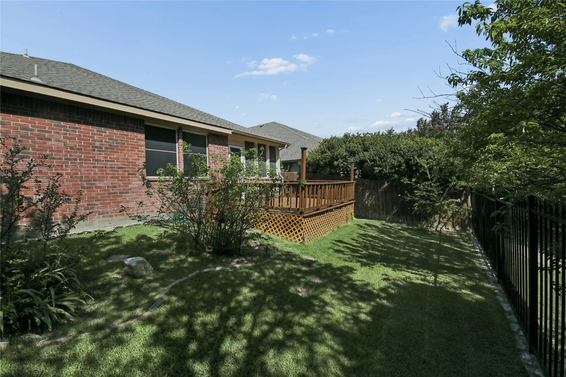 Single Family Residence For Sale in Dallas County , 1010 Sagebrush Trail, Duncanville, Texas 75137, 3 Bedroom, 2 Bathroom, 2 Garage spaces, 2,055 Sqft, built in 2006, mls#21328095, Real Estate Agent in Duncanville, Homes For Sale in Dallas county, Homes For Sale in Duncanville, Realtor in Duncanville Texas, Real Estate Brokerage Independent Realty Texas, Luminita Cordes Realtor