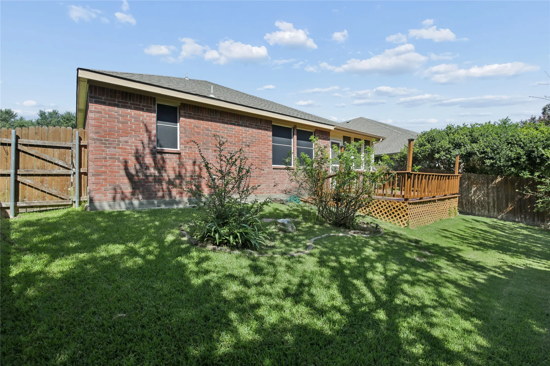 Single Family Residence For Sale in Dallas County , 1010 Sagebrush Trail, Duncanville, Texas 75137, 3 Bedroom, 2 Bathroom, 2 Garage spaces, 2,055 Sqft, built in 2006, mls#21328095, Real Estate Agent in Duncanville, Homes For Sale in Dallas county, Homes For Sale in Duncanville, Realtor in Duncanville Texas, Real Estate Brokerage Independent Realty Texas, Luminita Cordes Realtor