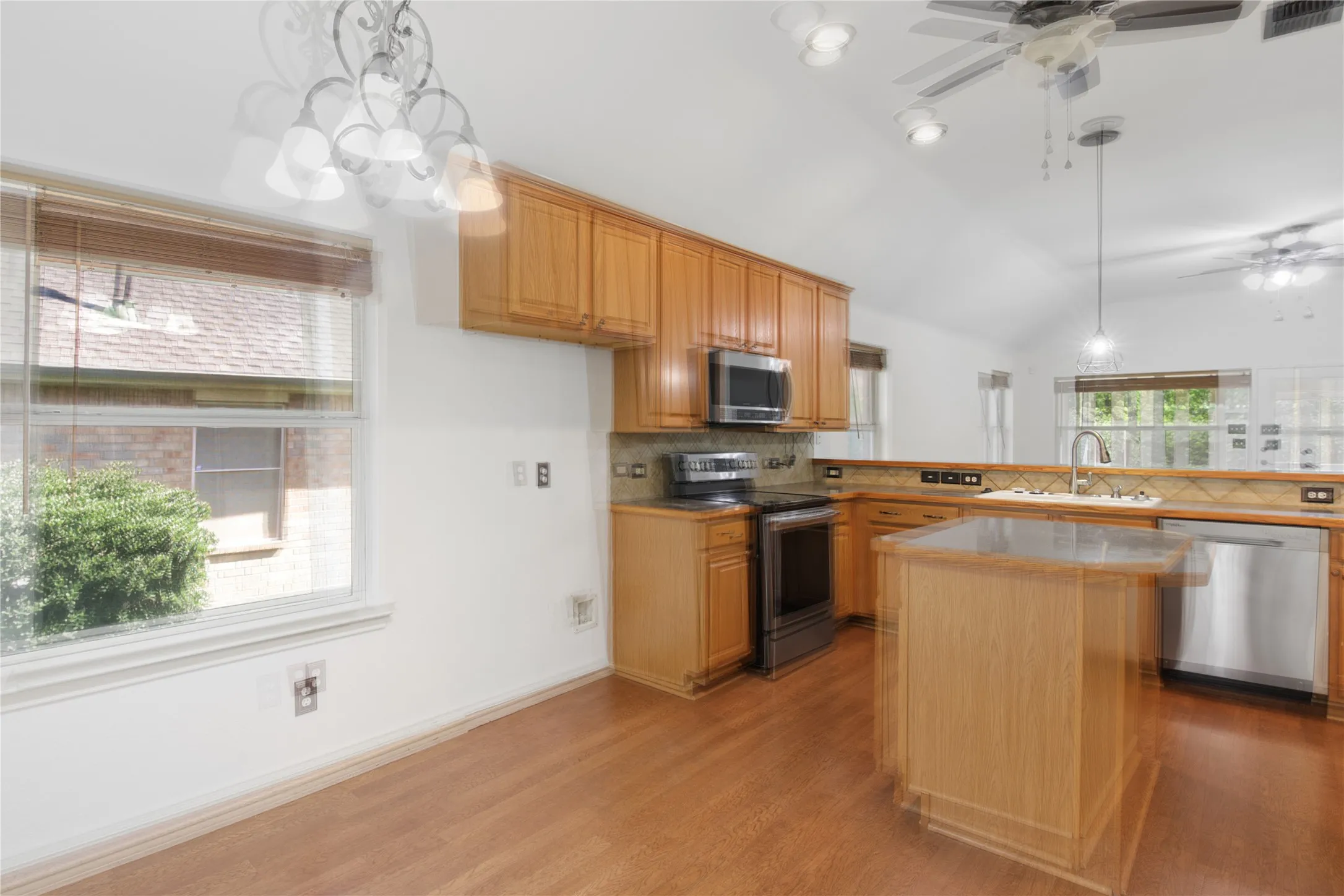 Single Family Residence For Sale in Dallas County , 1010 Sagebrush Trail, Duncanville, Texas 75137, 3 Bedroom, 2 Bathroom, 2 Garage spaces, 2,055 Sqft, built in 2006, mls#21328095, Real Estate Agent in Duncanville, Homes For Sale in Dallas county, Homes For Sale in Duncanville, Realtor in Duncanville Texas, Real Estate Brokerage Independent Realty Texas, Luminita Cordes Realtor