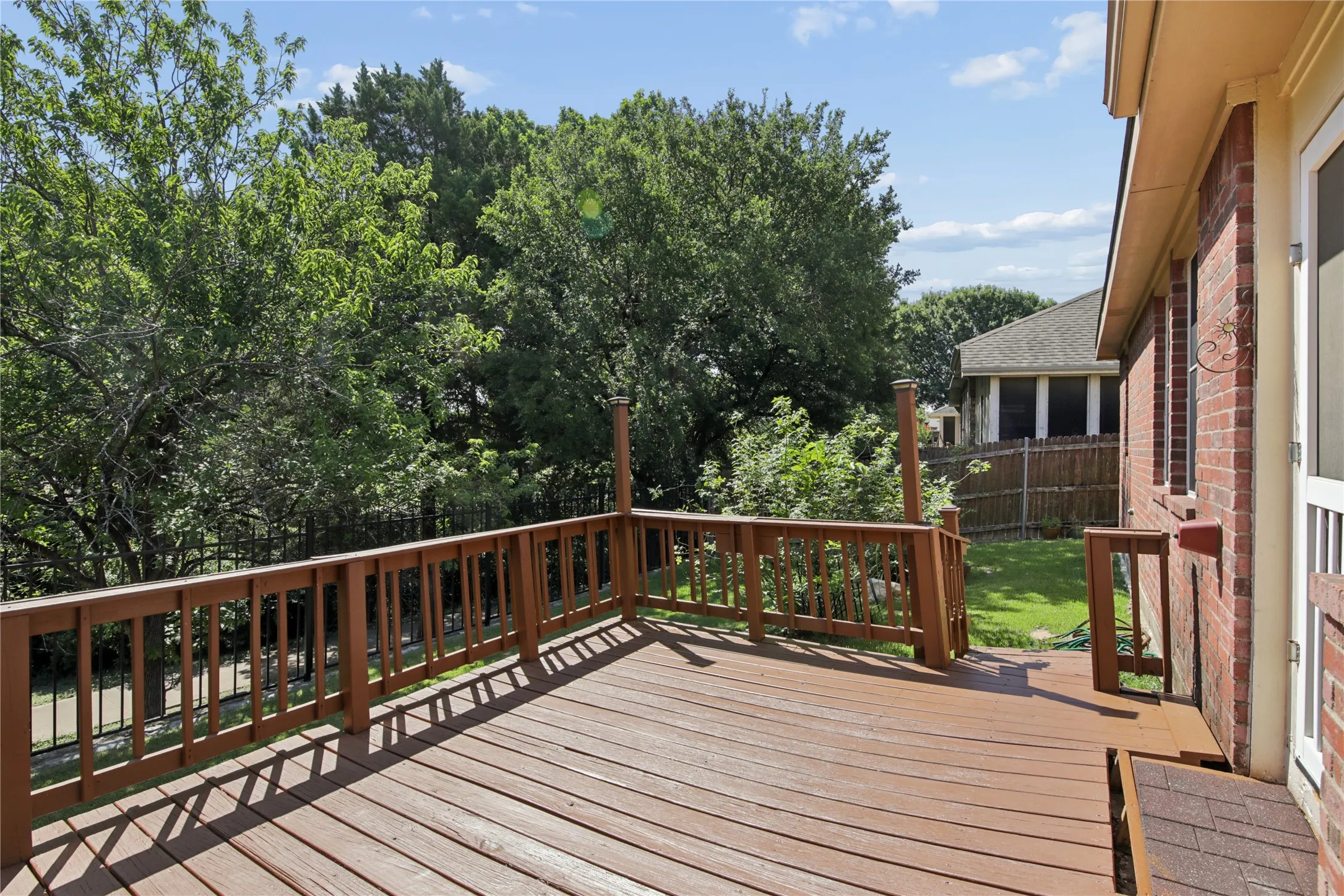 Single Family Residence For Sale in Dallas County , 1010 Sagebrush Trail, Duncanville, Texas 75137, 3 Bedroom, 2 Bathroom, 2 Garage spaces, 2,055 Sqft, built in 2006, mls#21328095, Real Estate Agent in Duncanville, Homes For Sale in Dallas county, Homes For Sale in Duncanville, Realtor in Duncanville Texas, Real Estate Brokerage Independent Realty Texas, Luminita Cordes Realtor
