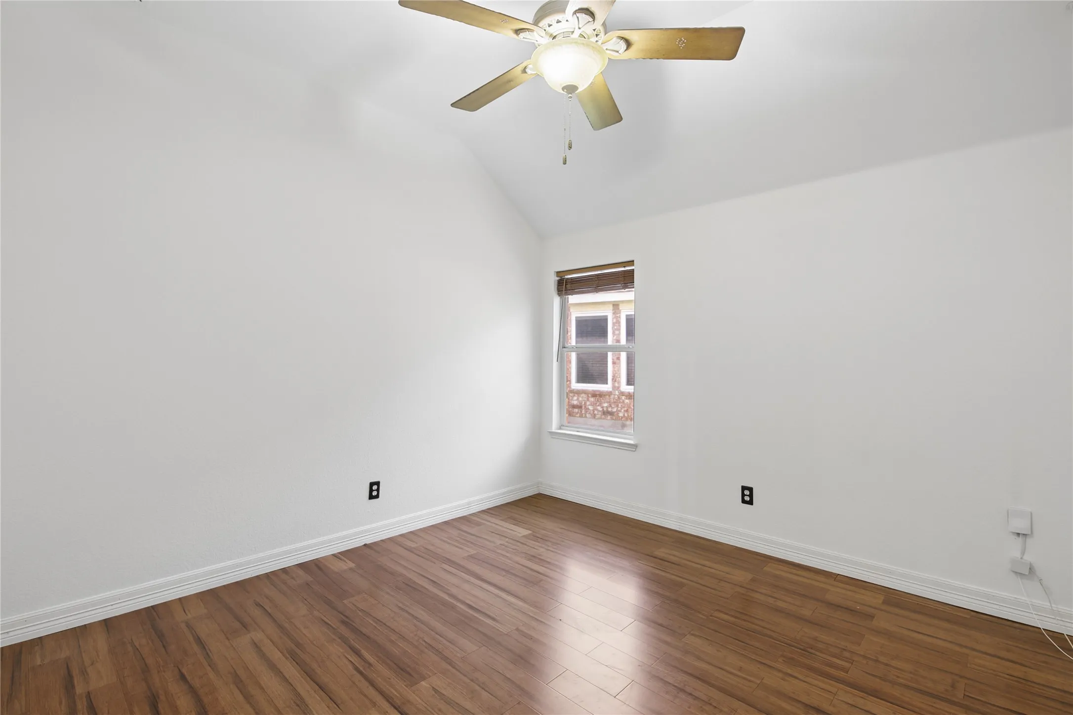 Single Family Residence For Sale in Dallas County , 1010 Sagebrush Trail, Duncanville, Texas 75137, 3 Bedroom, 2 Bathroom, 2 Garage spaces, 2,055 Sqft, built in 2006, mls#21328095, Real Estate Agent in Duncanville, Homes For Sale in Dallas county, Homes For Sale in Duncanville, Realtor in Duncanville Texas, Real Estate Brokerage Independent Realty Texas, Luminita Cordes Realtor