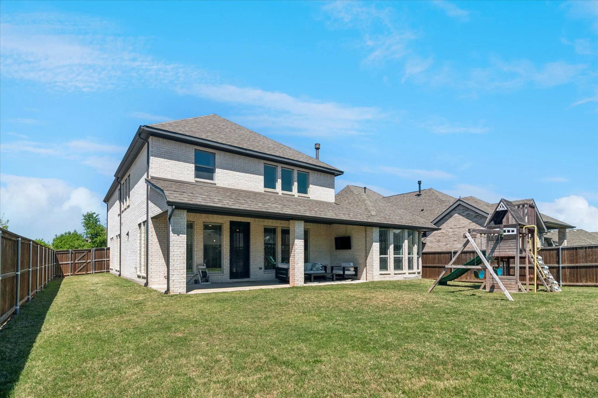 Single Family Residence For Sale in Collin County , 2500 Williamsburg Drive, Melissa, Texas 75454, 5 Bedroom, 4 Bathroom, 3 Garage spaces, 3,309 Sqft, built in 2019, mls#21328094, Real Estate Agent in Melissa, Homes For Sale in Collin county, Homes For Sale in Melissa, Realtor in Melissa Texas, Real Estate Brokerage Independent Realty Texas, Luminita Cordes Realtor