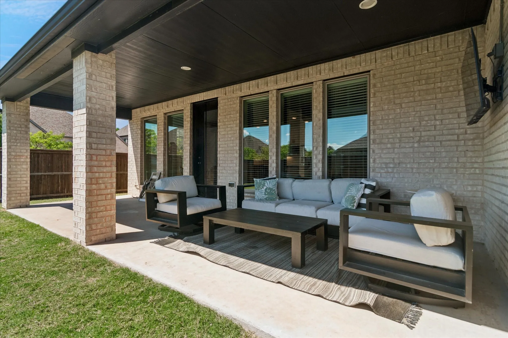 Single Family Residence For Sale in Collin County , 2500 Williamsburg Drive, Melissa, Texas 75454, 5 Bedroom, 4 Bathroom, 3 Garage spaces, 3,309 Sqft, built in 2019, mls#21328094, Real Estate Agent in Melissa, Homes For Sale in Collin county, Homes For Sale in Melissa, Realtor in Melissa Texas, Real Estate Brokerage Independent Realty Texas, Luminita Cordes Realtor
