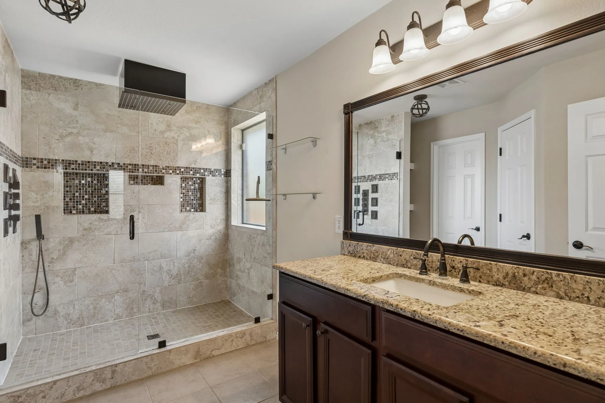 Primary Ensuite Bath