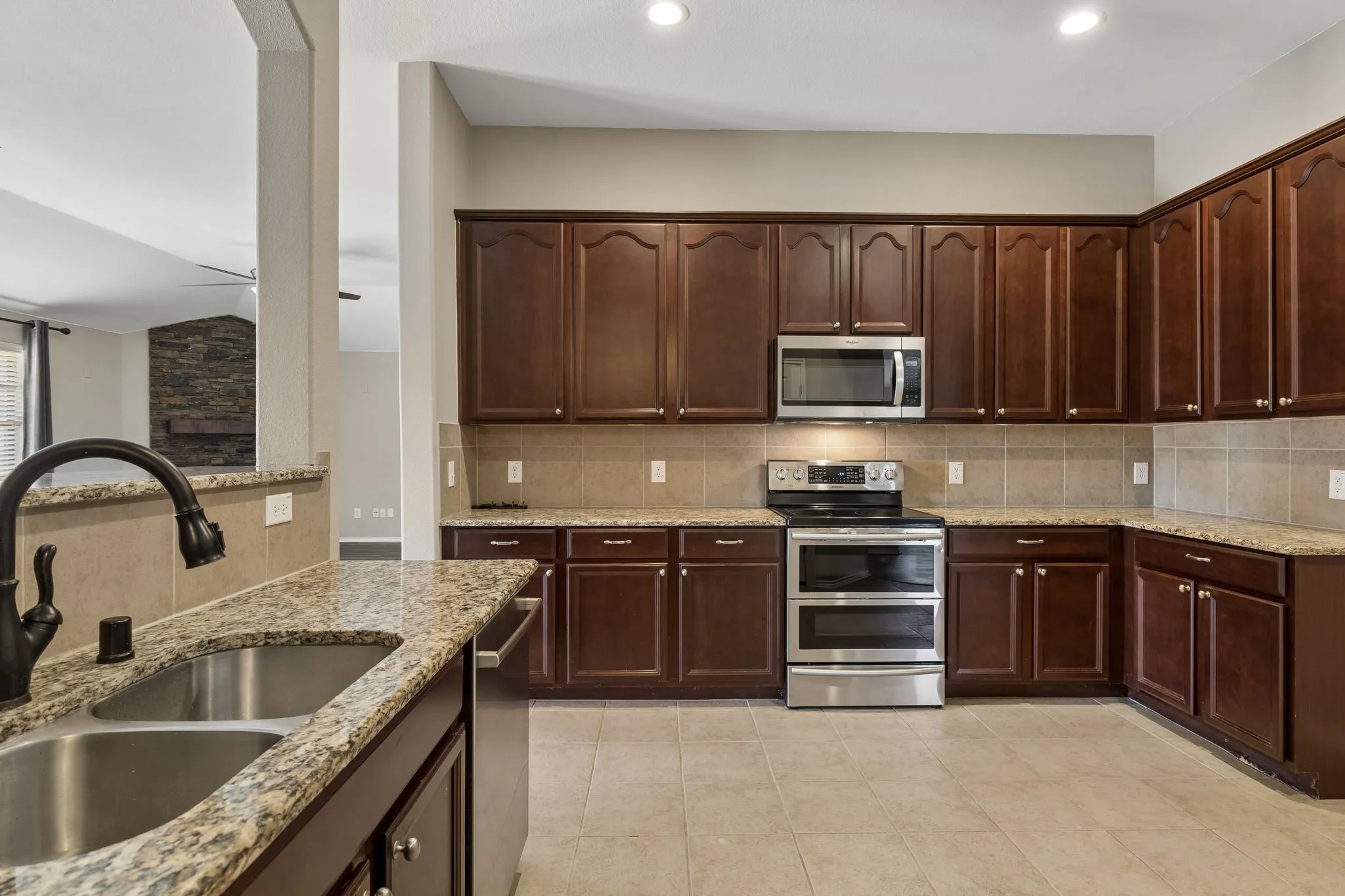 Single Family Residence For Sale in Denton County , 5501 Manitou Drive, Prosper, Texas 75078, 4 Bedroom, 2 Bathroom, 3 Garage spaces, 2,279 Sqft, built in 2008, mls#21327431, Real Estate Agent in Prosper, Homes For Sale in Denton county, Homes For Sale in Prosper, Realtor in Prosper Texas, Real Estate Brokerage Independent Realty Texas, Luminita Cordes Realtor