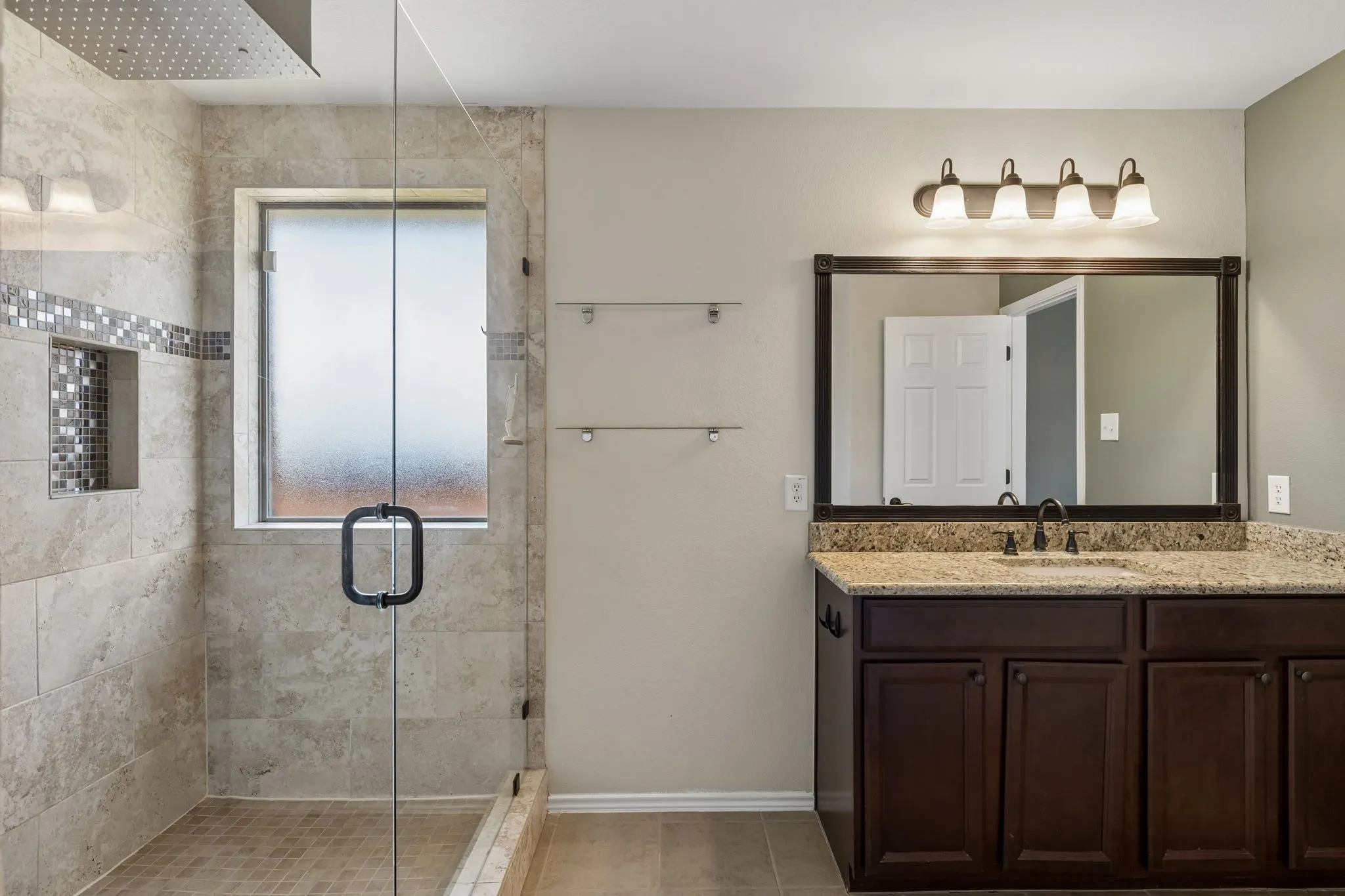Primary Ensuite Bath