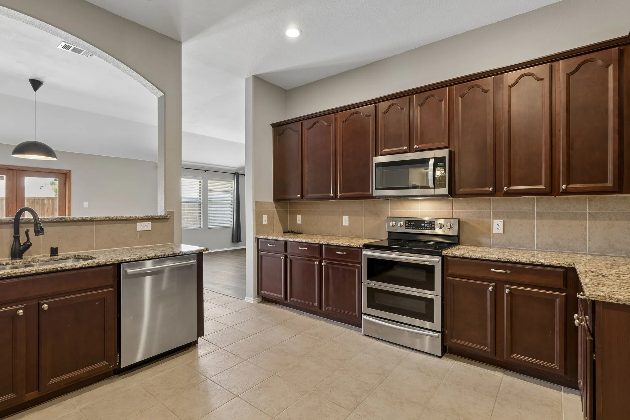 Single Family Residence For Sale in Denton County , 5501 Manitou Drive, Prosper, Texas 75078, 4 Bedroom, 2 Bathroom, 3 Garage spaces, 2,279 Sqft, built in 2008, mls#21327431, Real Estate Agent in Prosper, Homes For Sale in Denton county, Homes For Sale in Prosper, Realtor in Prosper Texas, Real Estate Brokerage Independent Realty Texas, Luminita Cordes Realtor