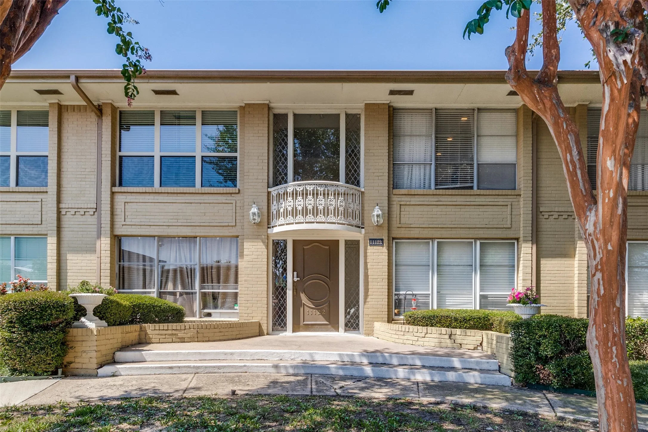 Condominium For Sale in Dallas County , 11122 Valleydale D, Dallas, Texas 75230, 2 Bedroom, 2 Bathroom, Garage spaces, 922 Sqft, built in 1961, mls#21328048, Real Estate Agent in Dallas, Homes For Sale in Dallas county, Homes For Sale in Dallas, Realtor in Dallas Texas, Real Estate Brokerage Independent Realty Texas, Luminita Cordes Realtor