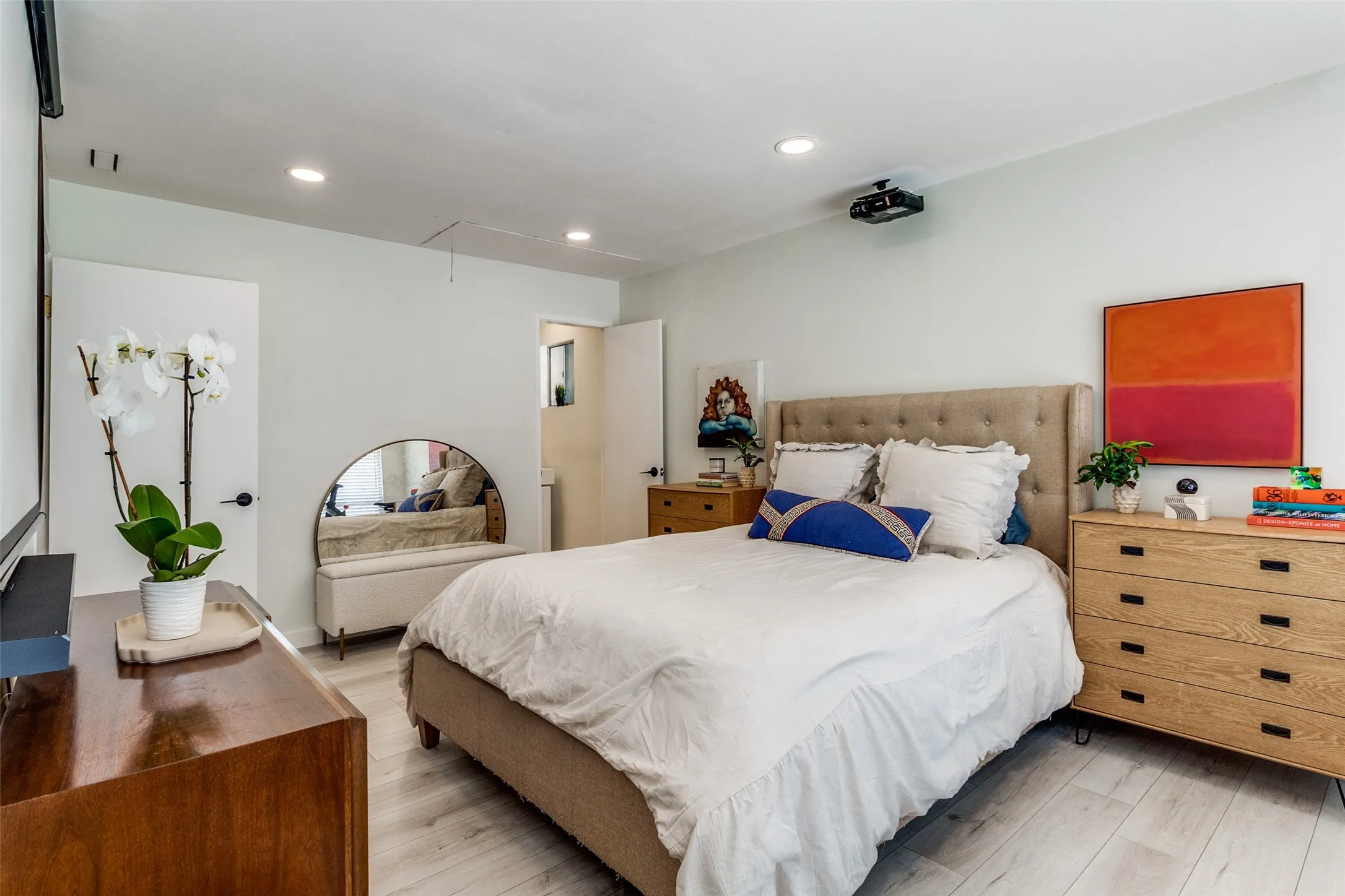 Condominium For Sale in Dallas County , 11122 Valleydale D, Dallas, Texas 75230, 2 Bedroom, 2 Bathroom, Garage spaces, 922 Sqft, built in 1961, mls#21328048, Real Estate Agent in Dallas, Homes For Sale in Dallas county, Homes For Sale in Dallas, Realtor in Dallas Texas, Real Estate Brokerage Independent Realty Texas, Luminita Cordes Realtor