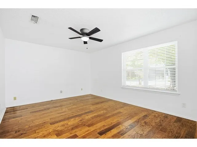 Single Family Residence For Sale in Tarrant County , 2108 Guinevere Street, Arlington, Texas 76014, 3 Bedroom, 2 Bathroom, 2 Garage spaces, 1,536 Sqft, built in 1974, mls#21328017, Real Estate Agent in Arlington, Homes For Sale in Tarrant county, Homes For Sale in Arlington, Realtor in Arlington Texas, Real Estate Brokerage Independent Realty Texas, Luminita Cordes Realtor