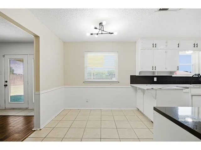 Single Family Residence For Sale in Tarrant County , 2108 Guinevere Street, Arlington, Texas 76014, 3 Bedroom, 2 Bathroom, 2 Garage spaces, 1,536 Sqft, built in 1974, mls#21328017, Real Estate Agent in Arlington, Homes For Sale in Tarrant county, Homes For Sale in Arlington, Realtor in Arlington Texas, Real Estate Brokerage Independent Realty Texas, Luminita Cordes Realtor