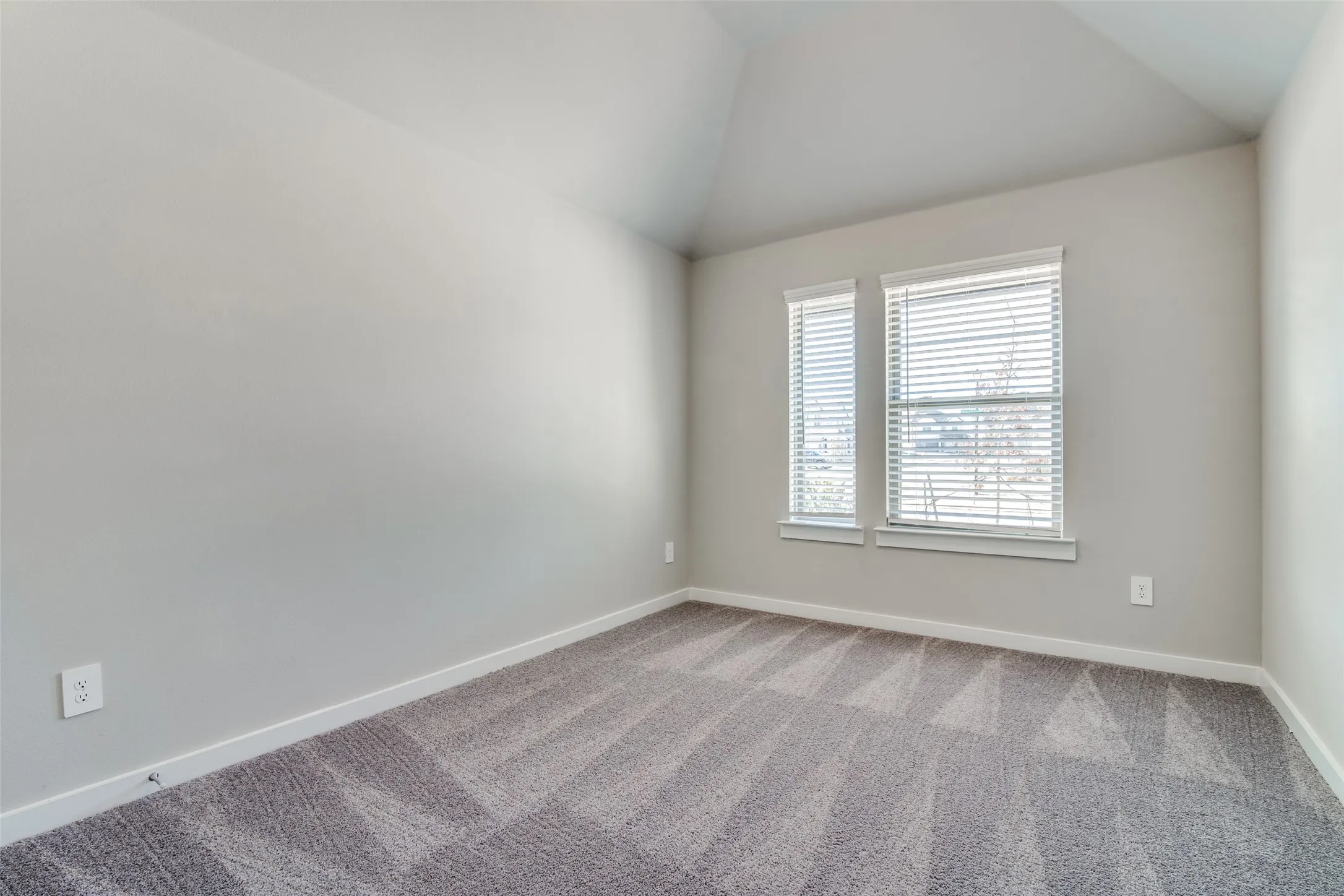 Single Family Residence For Rent in Rockwall County , 6231 Tawakoni Lane, Royse City, Texas 75189, 3 Bedroom, 2 Bathroom, 2 Garage spaces, 1,881 Sqft, built in 2022, mls#21328097, Real Estate Agent in Royse City, Homes For Rent in Rockwall county, Homes For Rent in Royse City, Realtor in Royse City Texas, Real Estate Brokerage Independent Realty Texas, Luminita Cordes Realtor