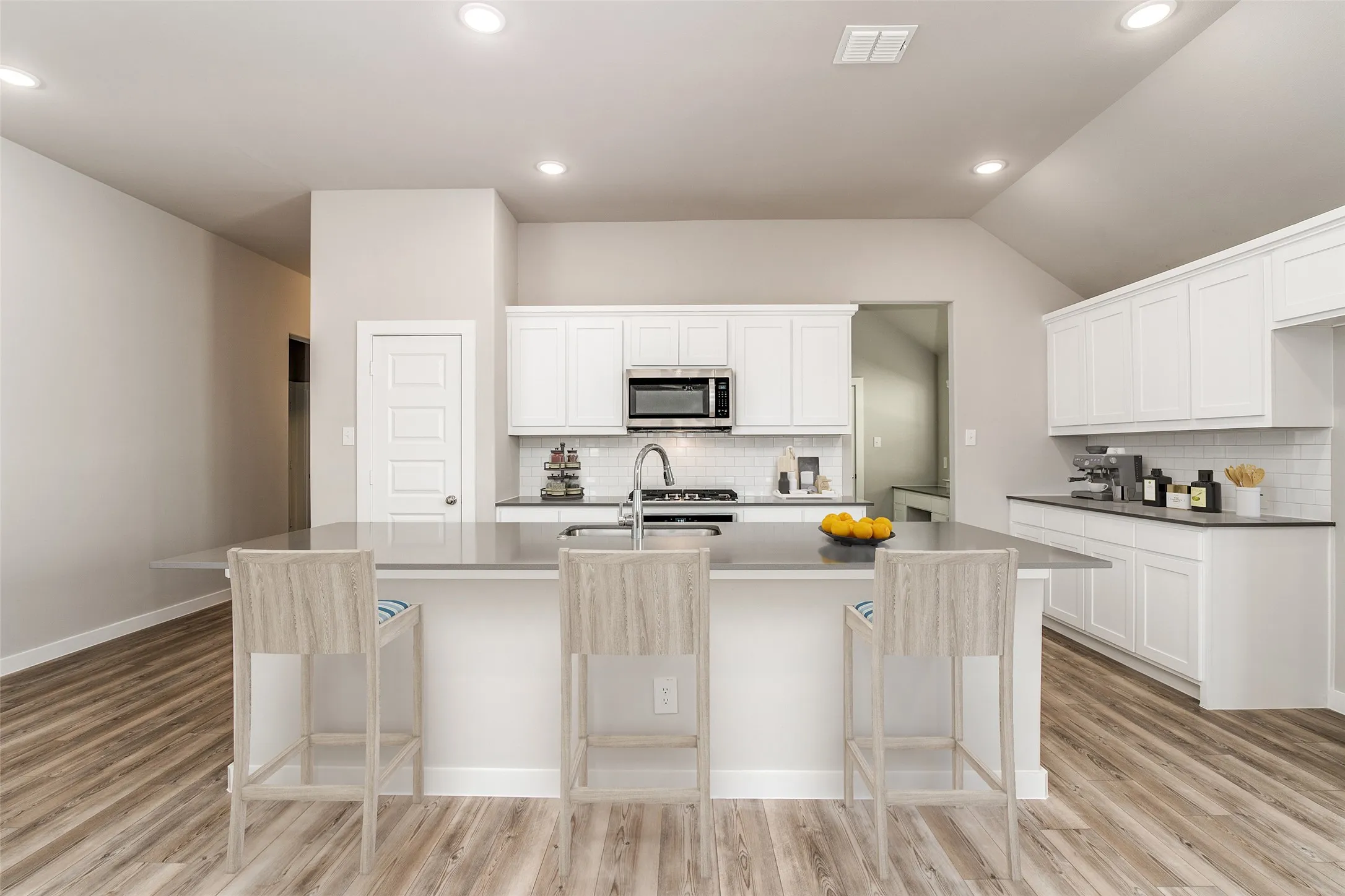 Single Family Residence For Rent in Rockwall County , 6231 Tawakoni Lane, Royse City, Texas 75189, 3 Bedroom, 2 Bathroom, 2 Garage spaces, 1,881 Sqft, built in 2022, mls#21328097, Real Estate Agent in Royse City, Homes For Rent in Rockwall county, Homes For Rent in Royse City, Realtor in Royse City Texas, Real Estate Brokerage Independent Realty Texas, Luminita Cordes Realtor