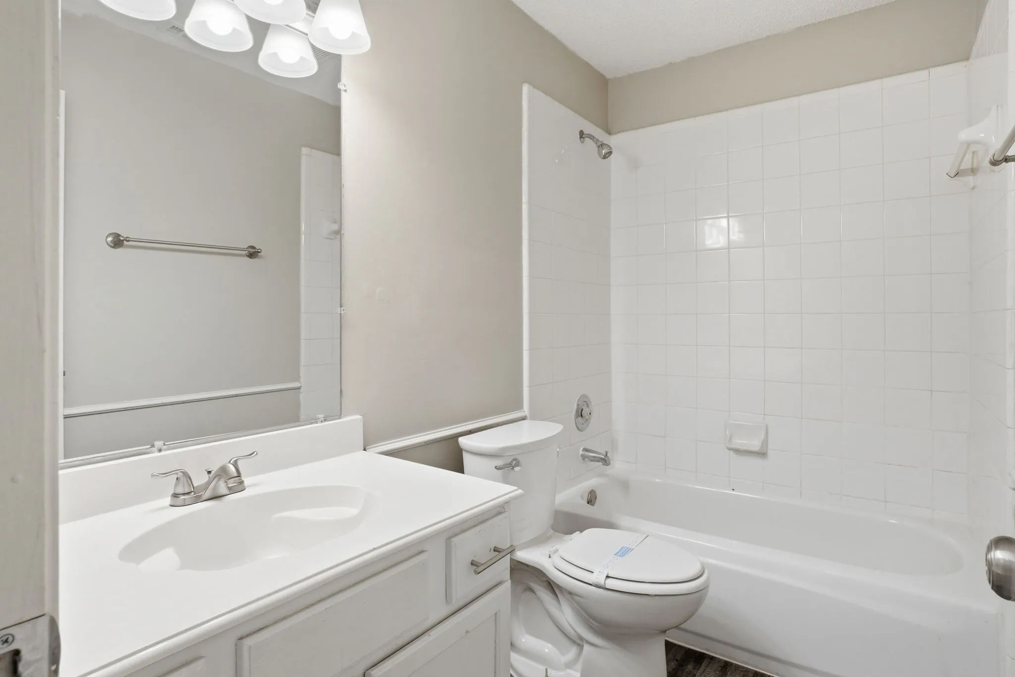 Single Family Residence For Sale in Dallas County , 915 Sea Shell Drive, Mesquite, Texas 75149, 4 Bedroom, 2 Bathroom, 2 Garage spaces, 1,940 Sqft, built in 1997, mls#21326342, Real Estate Agent in Mesquite, Homes For Sale in Dallas county, Homes For Sale in Mesquite, Realtor in Mesquite Texas, Real Estate Brokerage Independent Realty Texas, Luminita Cordes Realtor