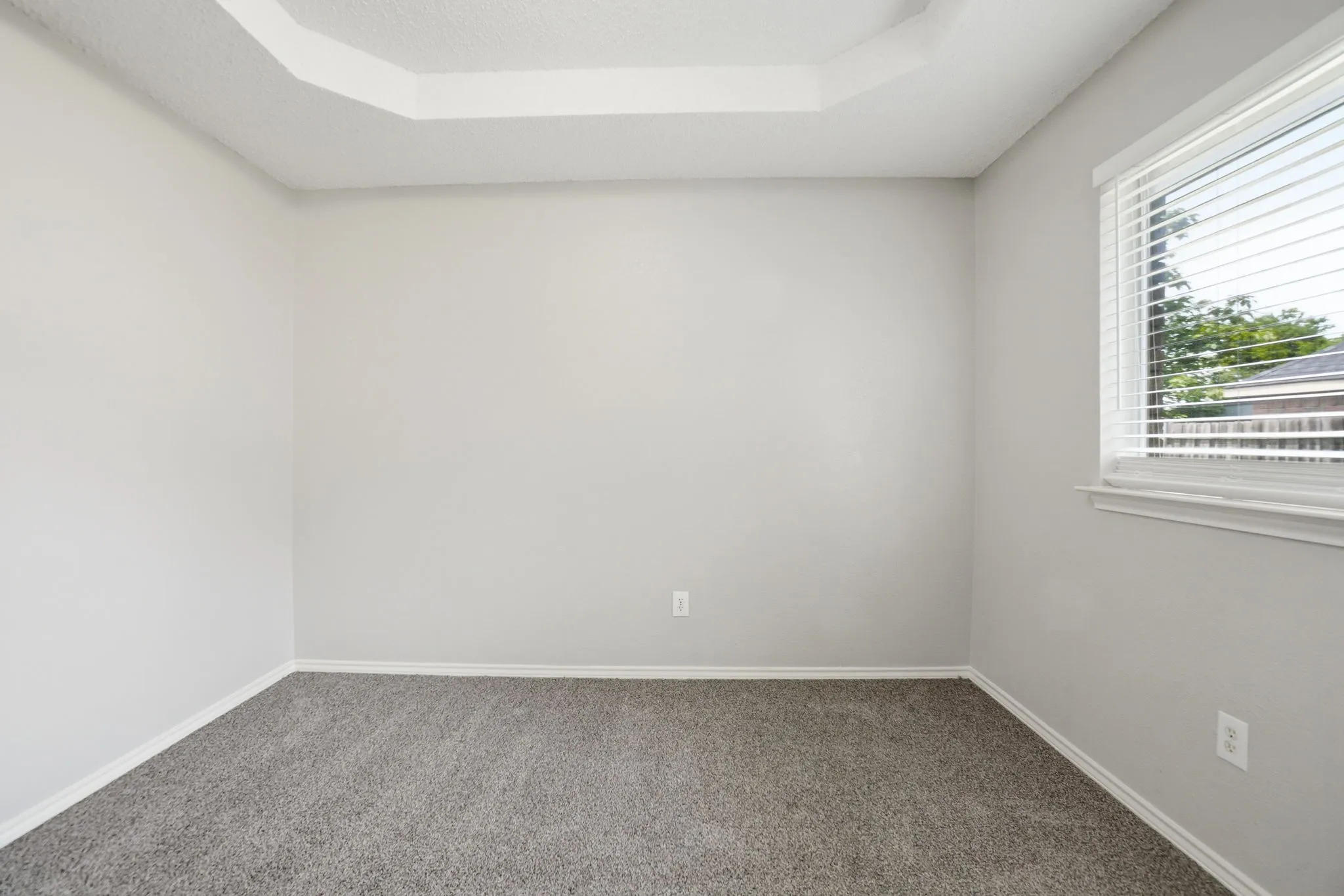 Single Family Residence For Sale in Dallas County , 915 Sea Shell Drive, Mesquite, Texas 75149, 4 Bedroom, 2 Bathroom, 2 Garage spaces, 1,940 Sqft, built in 1997, mls#21326342, Real Estate Agent in Mesquite, Homes For Sale in Dallas county, Homes For Sale in Mesquite, Realtor in Mesquite Texas, Real Estate Brokerage Independent Realty Texas, Luminita Cordes Realtor