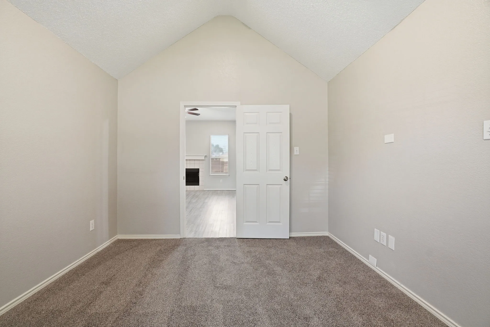 Single Family Residence For Sale in Dallas County , 915 Sea Shell Drive, Mesquite, Texas 75149, 4 Bedroom, 2 Bathroom, 2 Garage spaces, 1,940 Sqft, built in 1997, mls#21326342, Real Estate Agent in Mesquite, Homes For Sale in Dallas county, Homes For Sale in Mesquite, Realtor in Mesquite Texas, Real Estate Brokerage Independent Realty Texas, Luminita Cordes Realtor