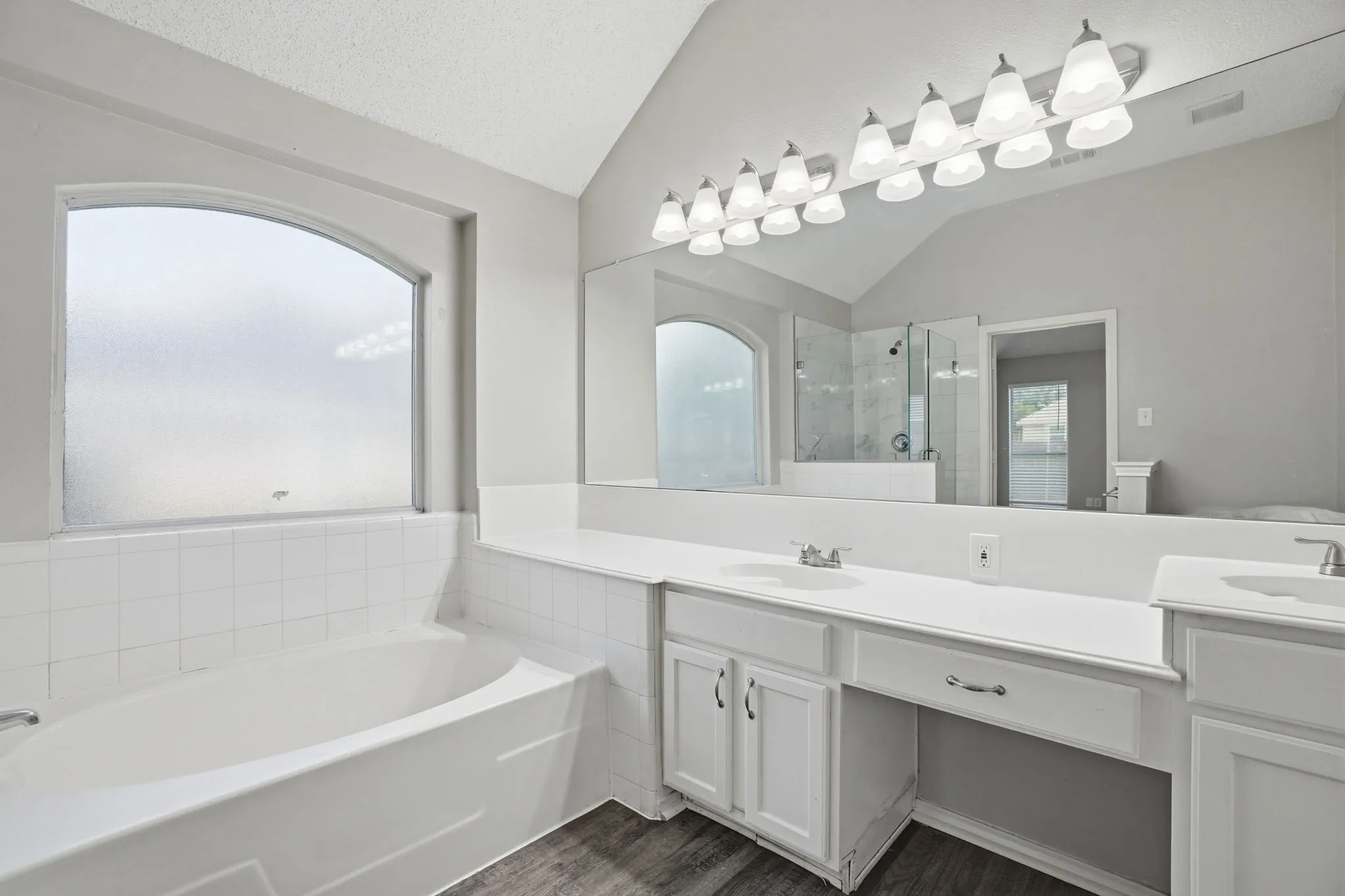 Single Family Residence For Sale in Dallas County , 915 Sea Shell Drive, Mesquite, Texas 75149, 4 Bedroom, 2 Bathroom, 2 Garage spaces, 1,940 Sqft, built in 1997, mls#21326342, Real Estate Agent in Mesquite, Homes For Sale in Dallas county, Homes For Sale in Mesquite, Realtor in Mesquite Texas, Real Estate Brokerage Independent Realty Texas, Luminita Cordes Realtor