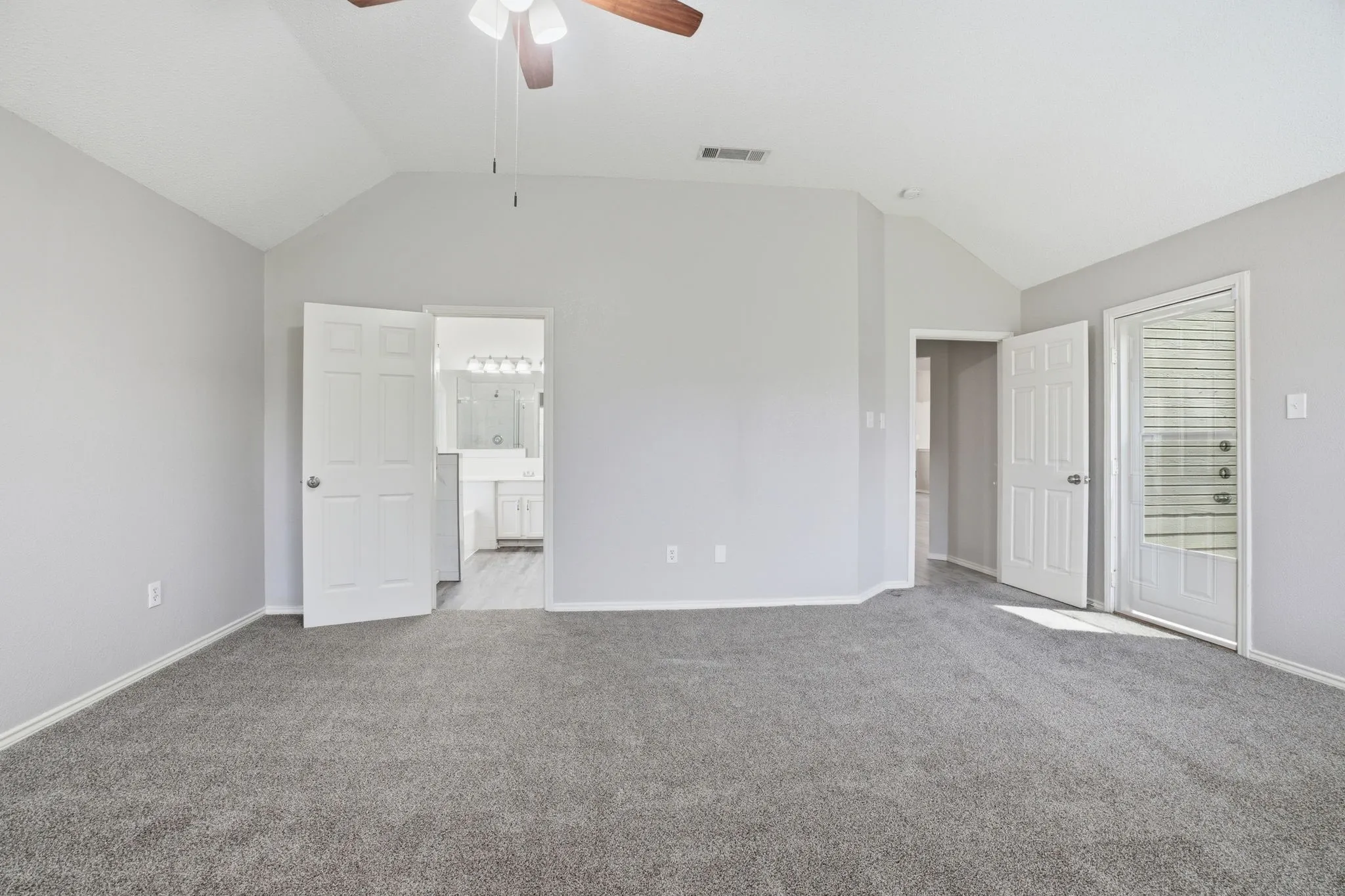 Single Family Residence For Sale in Dallas County , 915 Sea Shell Drive, Mesquite, Texas 75149, 4 Bedroom, 2 Bathroom, 2 Garage spaces, 1,940 Sqft, built in 1997, mls#21326342, Real Estate Agent in Mesquite, Homes For Sale in Dallas county, Homes For Sale in Mesquite, Realtor in Mesquite Texas, Real Estate Brokerage Independent Realty Texas, Luminita Cordes Realtor