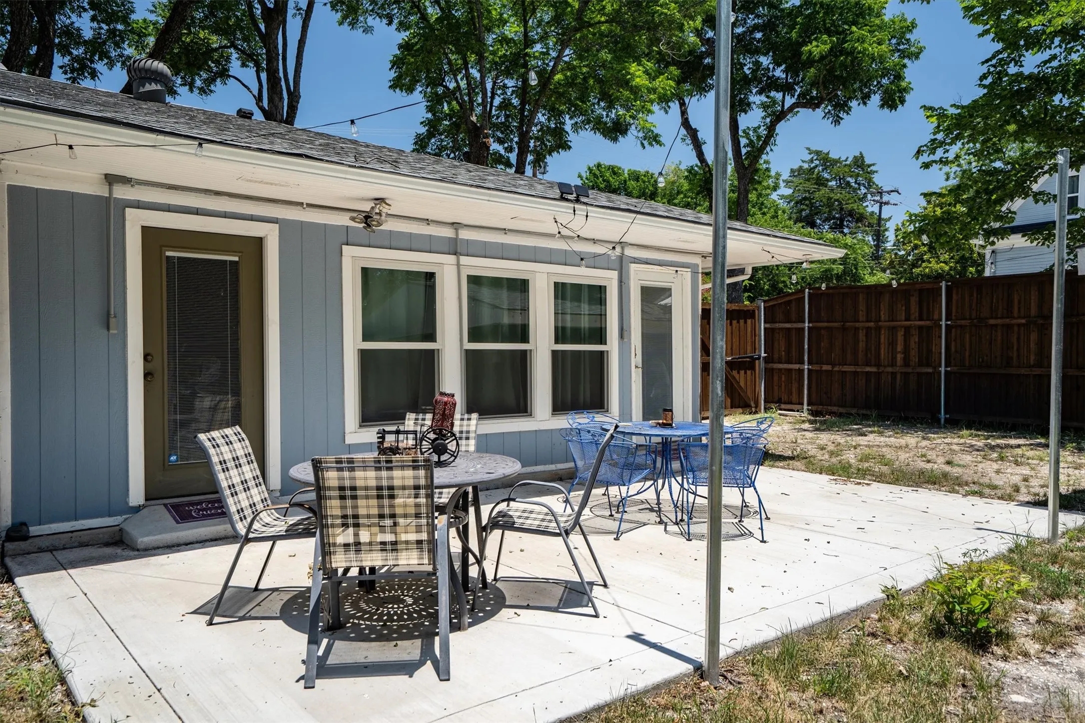 Single Family Residence For Sale in Collin County , 210 Hill Street, Farmersville, Texas 75442, 2 Bedroom, 1 Bathroom, Garage spaces, 1,028 Sqft, built in 1967, mls#21325214, Real Estate Agent in Farmersville, Homes For Sale in Collin county, Homes For Sale in Farmersville, Realtor in Farmersville Texas, Real Estate Brokerage Independent Realty Texas, Luminita Cordes Realtor