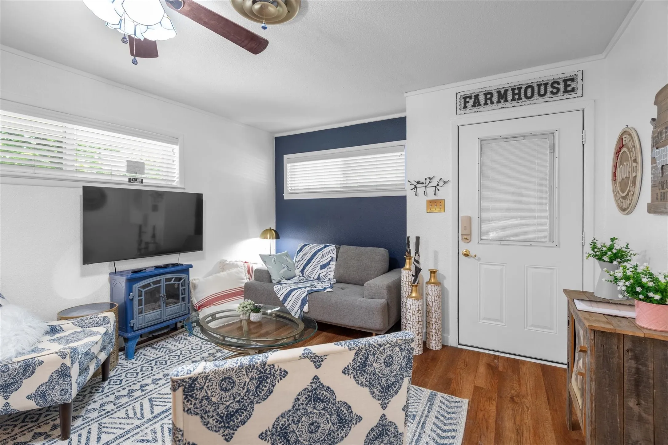 Single Family Residence For Sale in Collin County , 210 Hill Street, Farmersville, Texas 75442, 2 Bedroom, 1 Bathroom, Garage spaces, 1,028 Sqft, built in 1967, mls#21325214, Real Estate Agent in Farmersville, Homes For Sale in Collin county, Homes For Sale in Farmersville, Realtor in Farmersville Texas, Real Estate Brokerage Independent Realty Texas, Luminita Cordes Realtor
