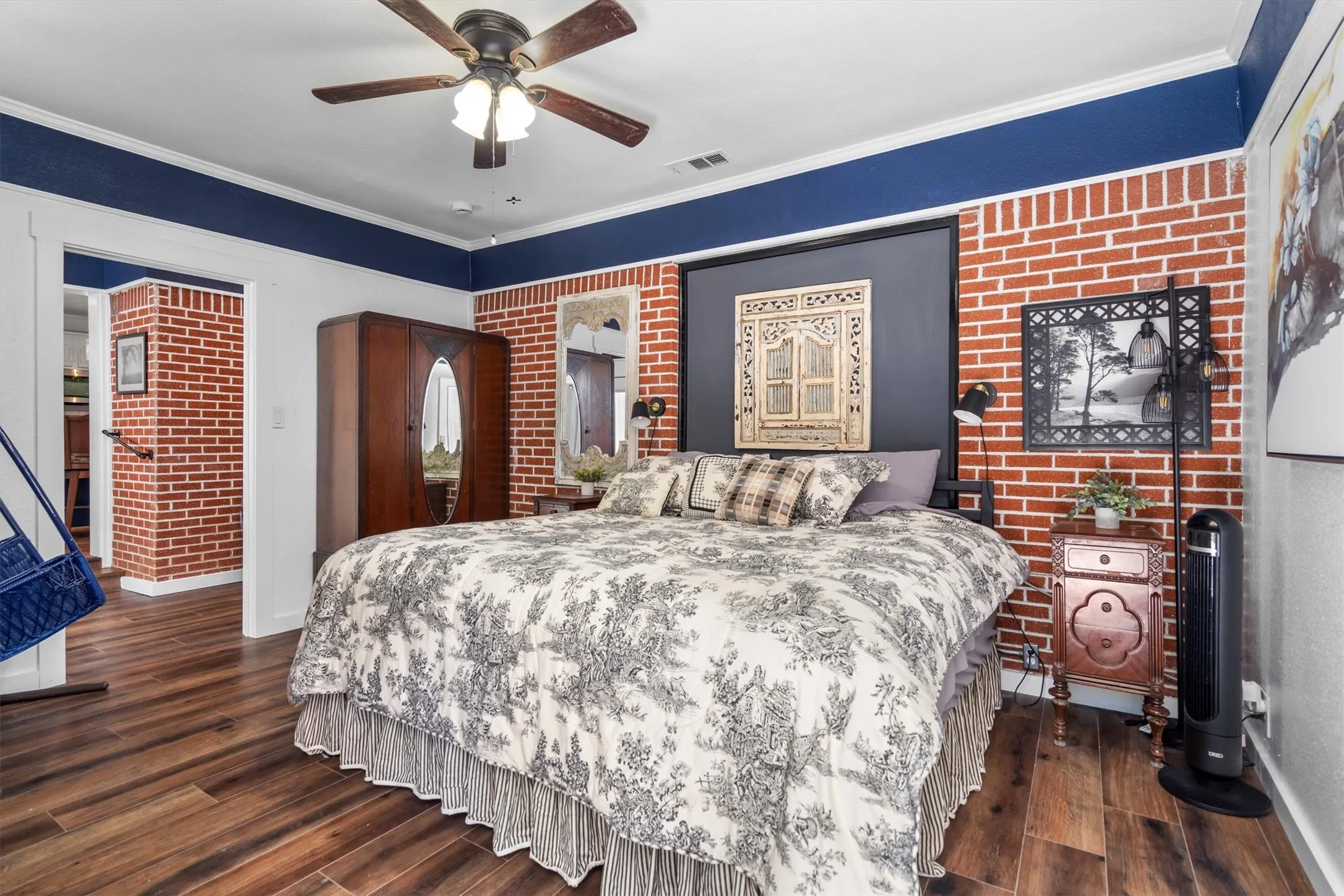 Single Family Residence For Sale in Collin County , 210 Hill Street, Farmersville, Texas 75442, 2 Bedroom, 1 Bathroom, Garage spaces, 1,028 Sqft, built in 1967, mls#21325214, Real Estate Agent in Farmersville, Homes For Sale in Collin county, Homes For Sale in Farmersville, Realtor in Farmersville Texas, Real Estate Brokerage Independent Realty Texas, Luminita Cordes Realtor