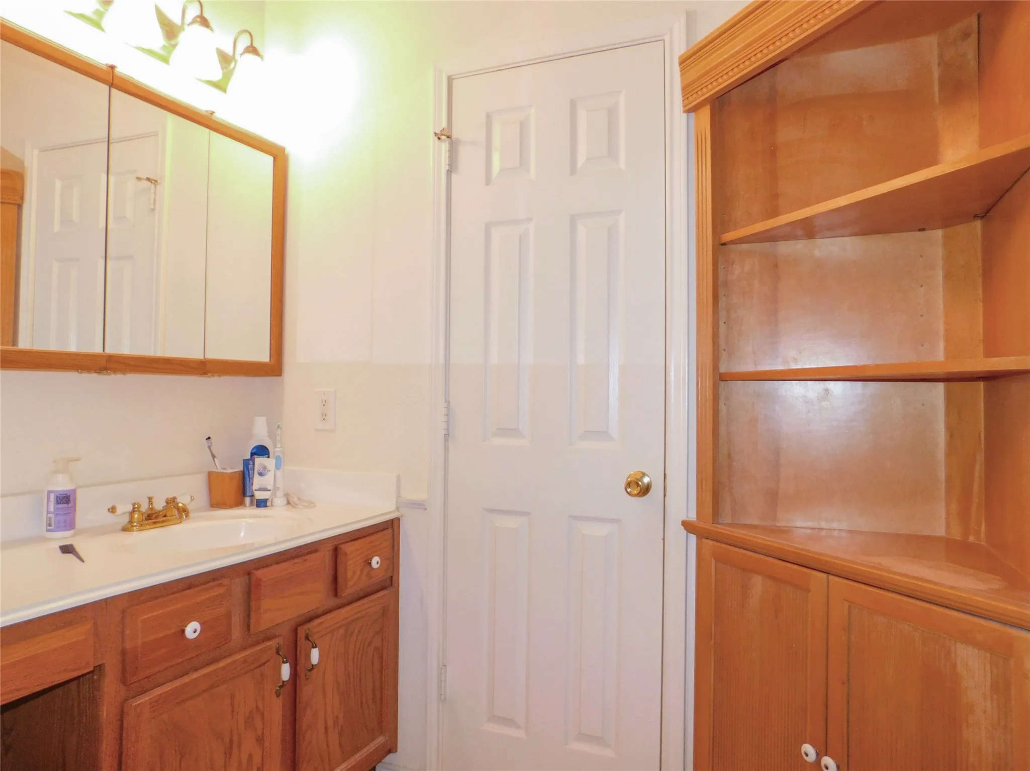Single Family Residence For Rent in Denton County , 2509 Westheimer Road, Denton, Texas 76210, 3 Bedroom, 2 Bathroom, 2 Garage spaces, 1,204 Sqft, built in 2001, mls#21327514, Real Estate Agent in Denton, Homes For Rent in Denton county, Homes For Rent in Denton, Realtor in Denton Texas, Real Estate Brokerage Independent Realty Texas, Luminita Cordes Realtor