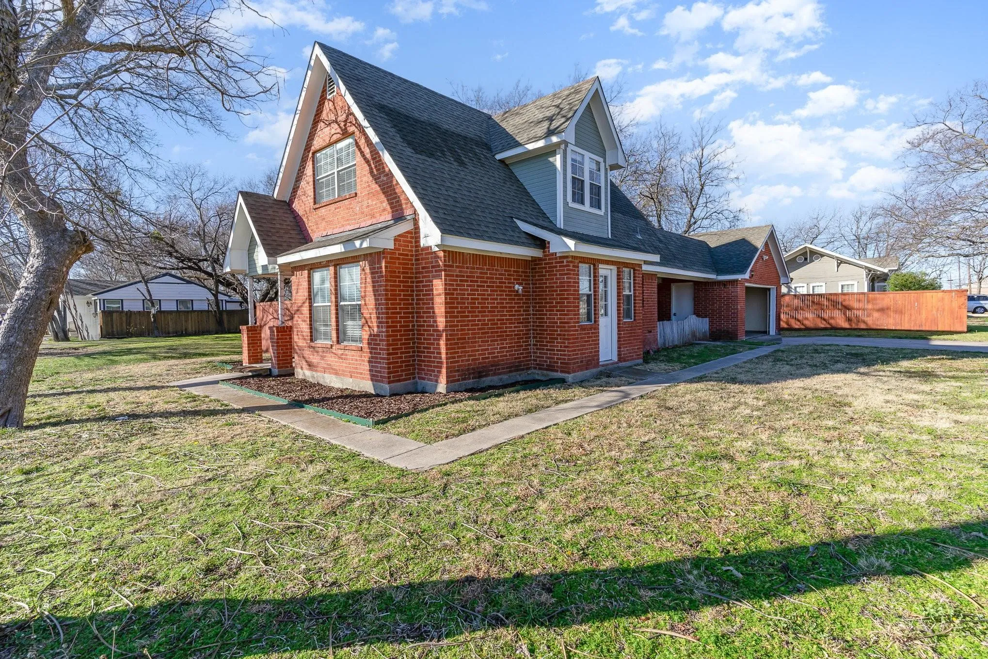 Single Family Residence For Rent in Collin County , 500 S Ballard Avenue, Wylie, Texas 75098, 3 Bedroom, 3 Bathroom, 2 Garage spaces, 1,283 Sqft, built in 1994, mls#21327995, Real Estate Agent in Wylie, Homes For Rent in Collin county, Homes For Rent in Wylie, Realtor in Wylie Texas, Real Estate Brokerage Independent Realty Texas, Luminita Cordes Realtor
