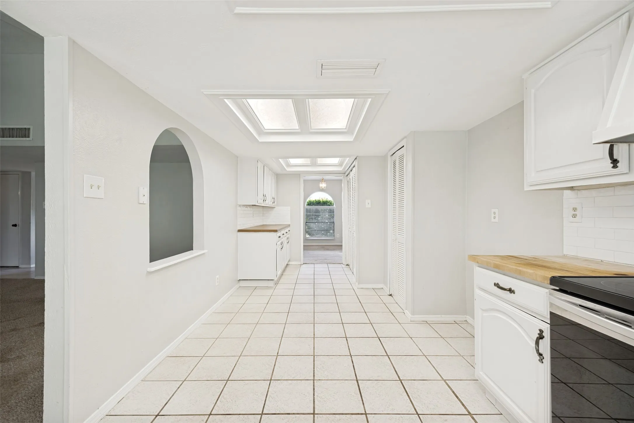 Single Family Residence For Sale in Collin County , 6521 Chinaberry Trail, Plano, Texas 75023, 4 Bedroom, 2 Bathroom, 2 Garage spaces, 1,960 Sqft, built in 1978, mls#21313962, Real Estate Agent in Plano, Homes For Sale in Collin county, Homes For Sale in Plano, Realtor in Plano Texas, Real Estate Brokerage Independent Realty Texas, Luminita Cordes Realtor