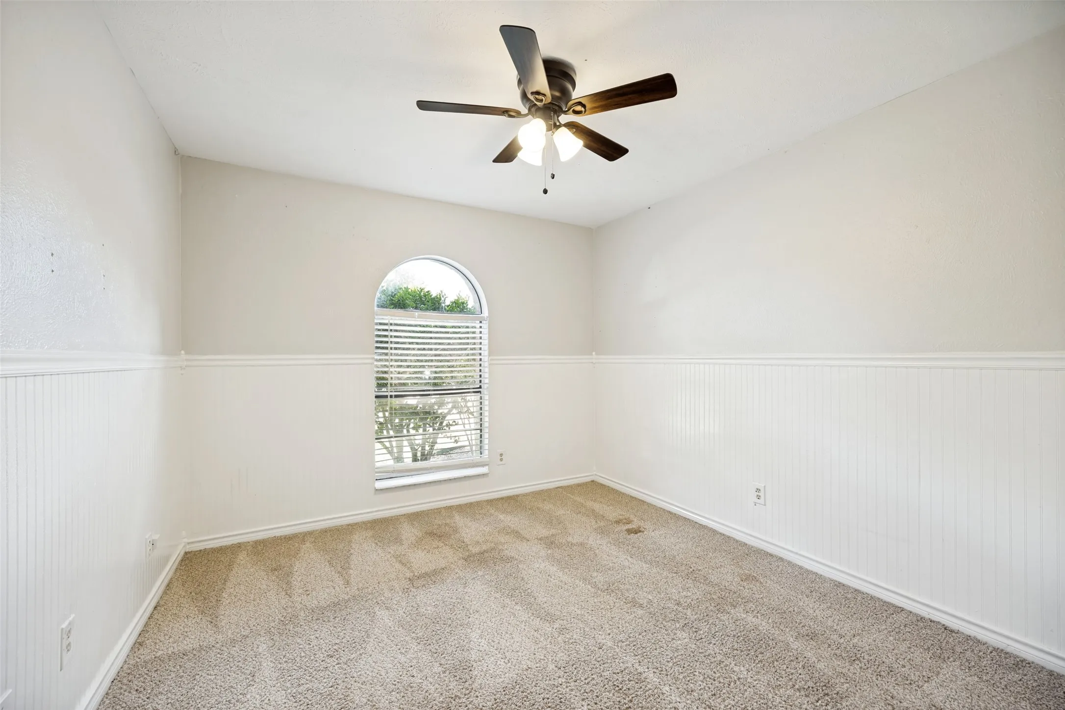 Single Family Residence For Sale in Collin County , 6521 Chinaberry Trail, Plano, Texas 75023, 4 Bedroom, 2 Bathroom, 2 Garage spaces, 1,960 Sqft, built in 1978, mls#21313962, Real Estate Agent in Plano, Homes For Sale in Collin county, Homes For Sale in Plano, Realtor in Plano Texas, Real Estate Brokerage Independent Realty Texas, Luminita Cordes Realtor