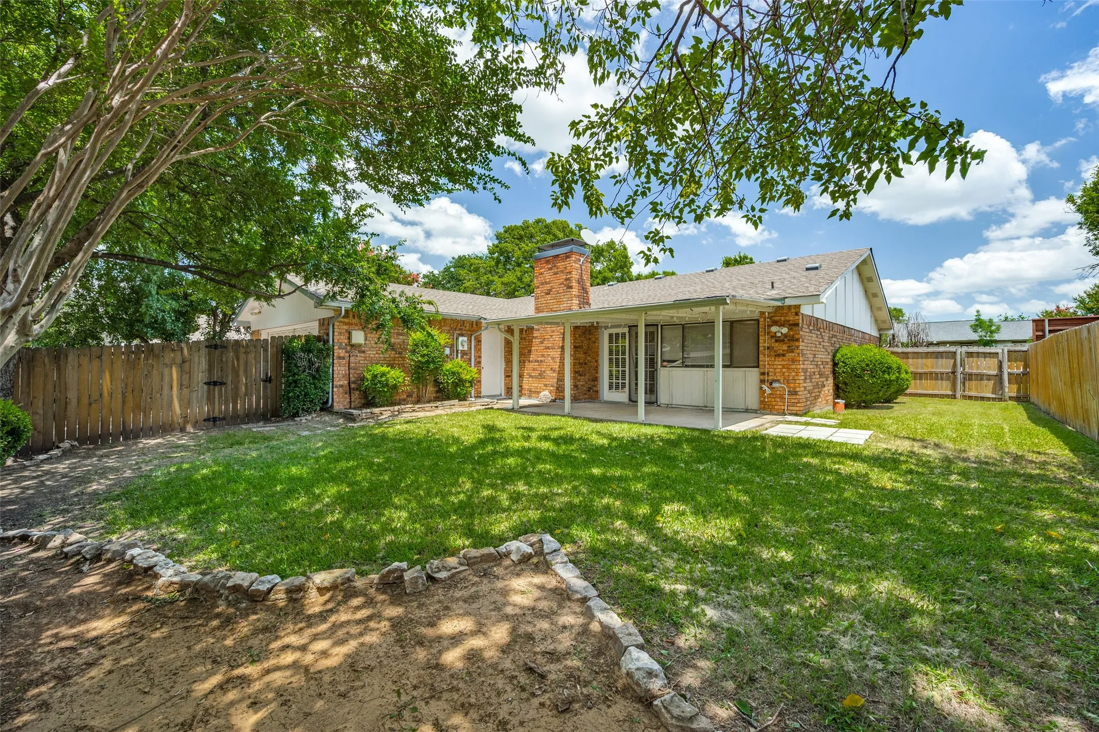 Single Family Residence For Sale in Collin County , 6521 Chinaberry Trail, Plano, Texas 75023, 4 Bedroom, 2 Bathroom, 2 Garage spaces, 1,960 Sqft, built in 1978, mls#21313962, Real Estate Agent in Plano, Homes For Sale in Collin county, Homes For Sale in Plano, Realtor in Plano Texas, Real Estate Brokerage Independent Realty Texas, Luminita Cordes Realtor