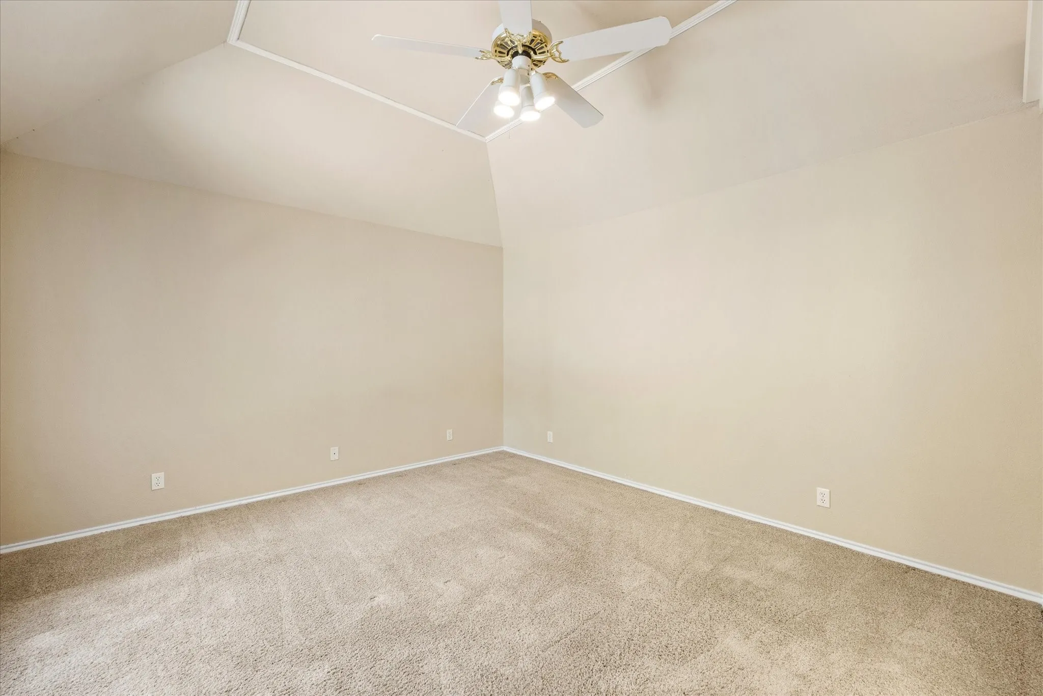 Single Family Residence For Sale in Hood County , 8724 Bellechase Road, Granbury, Texas 76049, 3 Bedroom, 2 Bathroom, 2 Garage spaces, 1,361 Sqft, built in 1993, mls#21319695, Real Estate Agent in Granbury, Homes For Sale in Hood county, Homes For Sale in Granbury, Realtor in Granbury Texas, Real Estate Brokerage Independent Realty Texas, Luminita Cordes Realtor