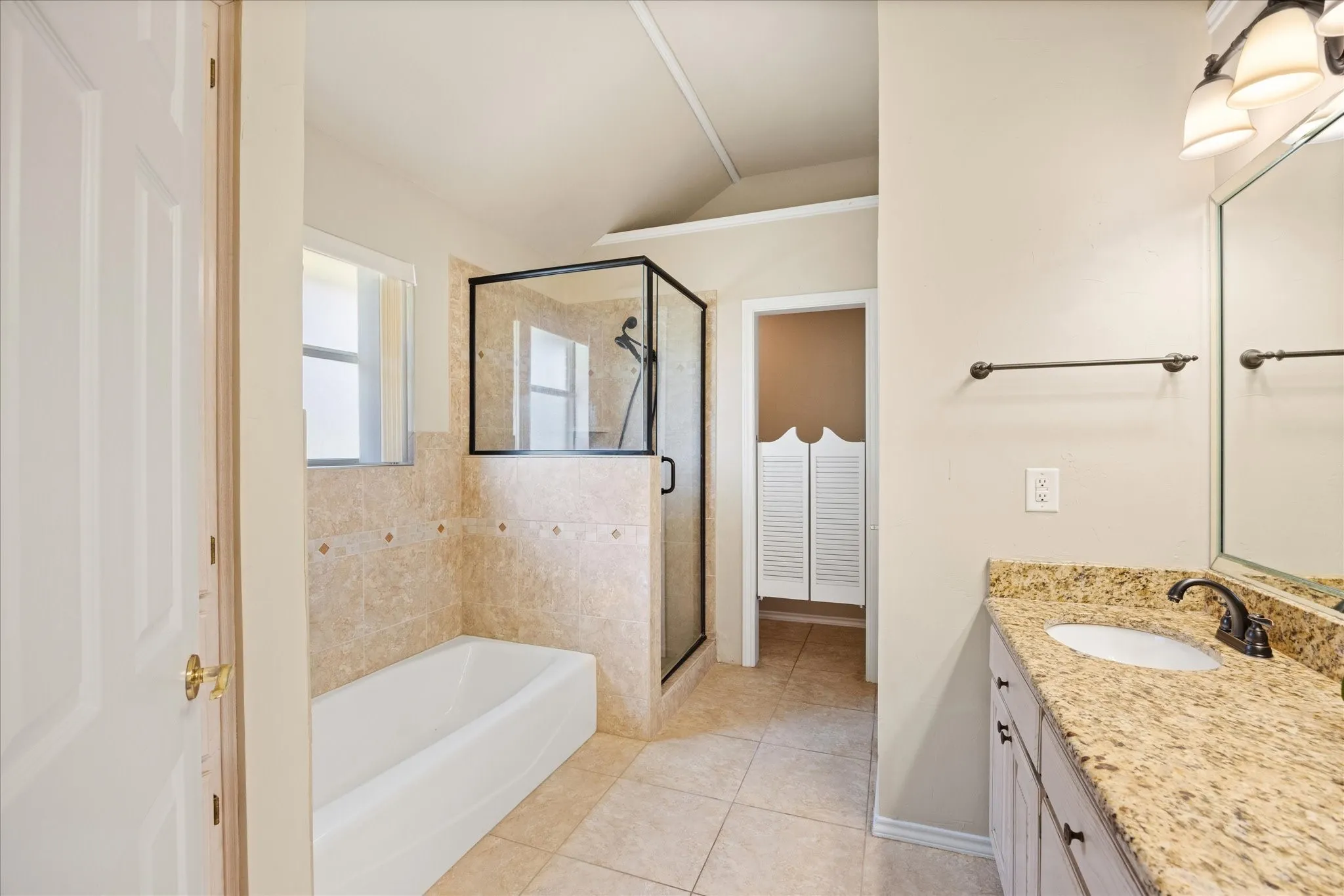 Single Family Residence For Sale in Hood County , 8724 Bellechase Road, Granbury, Texas 76049, 3 Bedroom, 2 Bathroom, 2 Garage spaces, 1,361 Sqft, built in 1993, mls#21319695, Real Estate Agent in Granbury, Homes For Sale in Hood county, Homes For Sale in Granbury, Realtor in Granbury Texas, Real Estate Brokerage Independent Realty Texas, Luminita Cordes Realtor