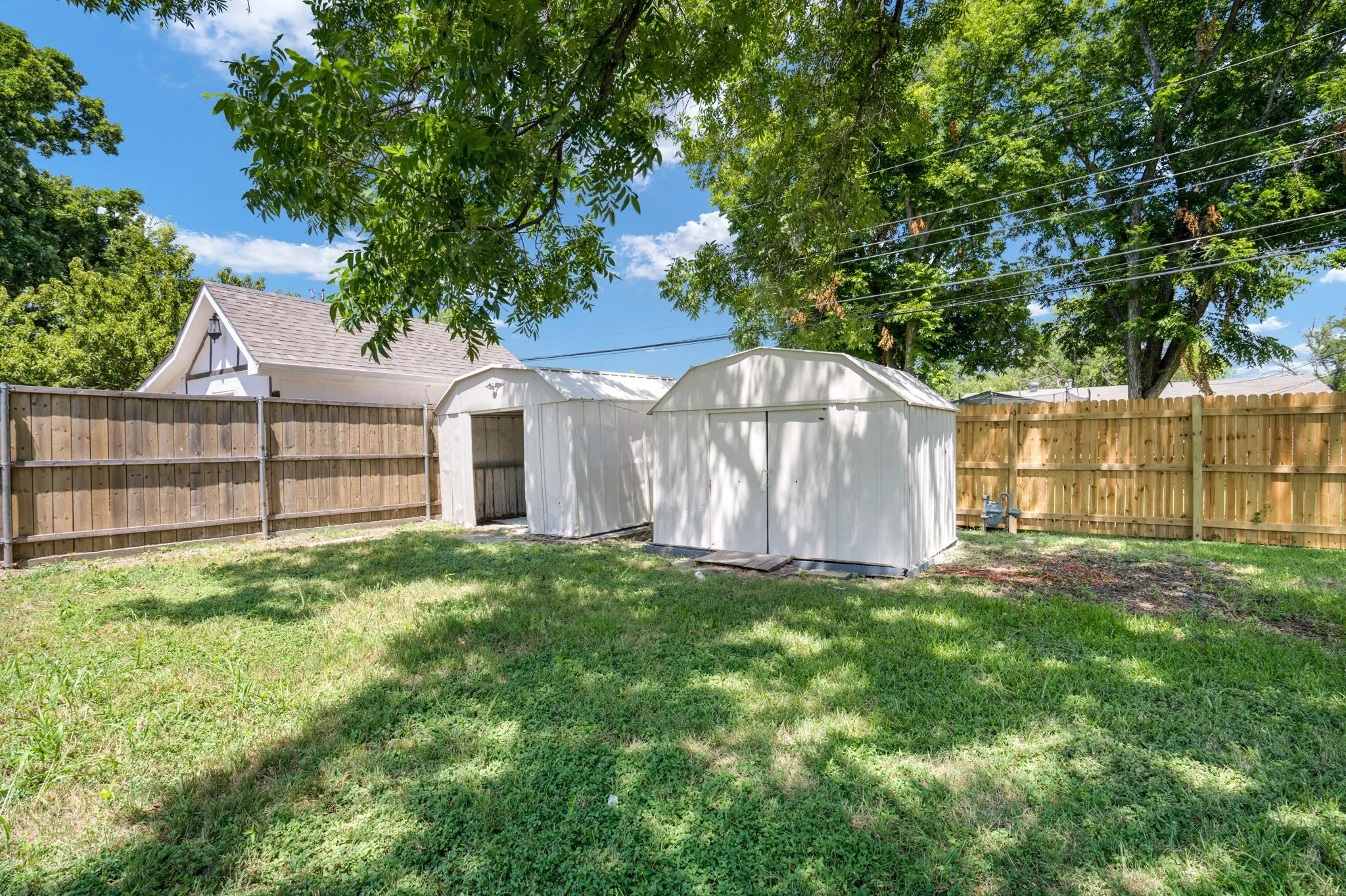 Single Family Residence For Sale in Dallas County , 3039 Mason Drive, Mesquite, Texas 75150, 4 Bedroom, 3 Bathroom, Garage spaces, 1,528 Sqft, built in 1959, mls#21328040, Real Estate Agent in Mesquite, Homes For Sale in Dallas county, Homes For Sale in Mesquite, Realtor in Mesquite Texas, Real Estate Brokerage Independent Realty Texas, Luminita Cordes Realtor