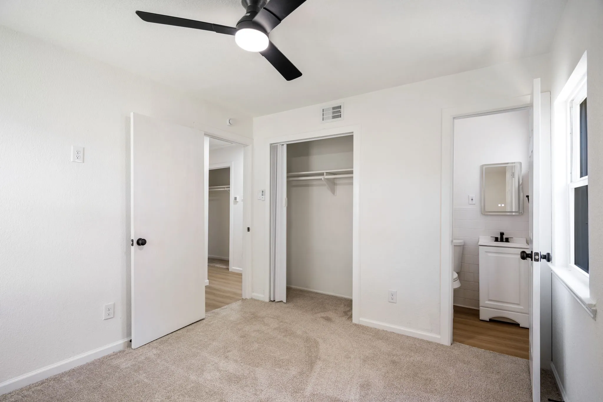 Single Family Residence For Sale in Dallas County , 3039 Mason Drive, Mesquite, Texas 75150, 4 Bedroom, 3 Bathroom, Garage spaces, 1,528 Sqft, built in 1959, mls#21328040, Real Estate Agent in Mesquite, Homes For Sale in Dallas county, Homes For Sale in Mesquite, Realtor in Mesquite Texas, Real Estate Brokerage Independent Realty Texas, Luminita Cordes Realtor