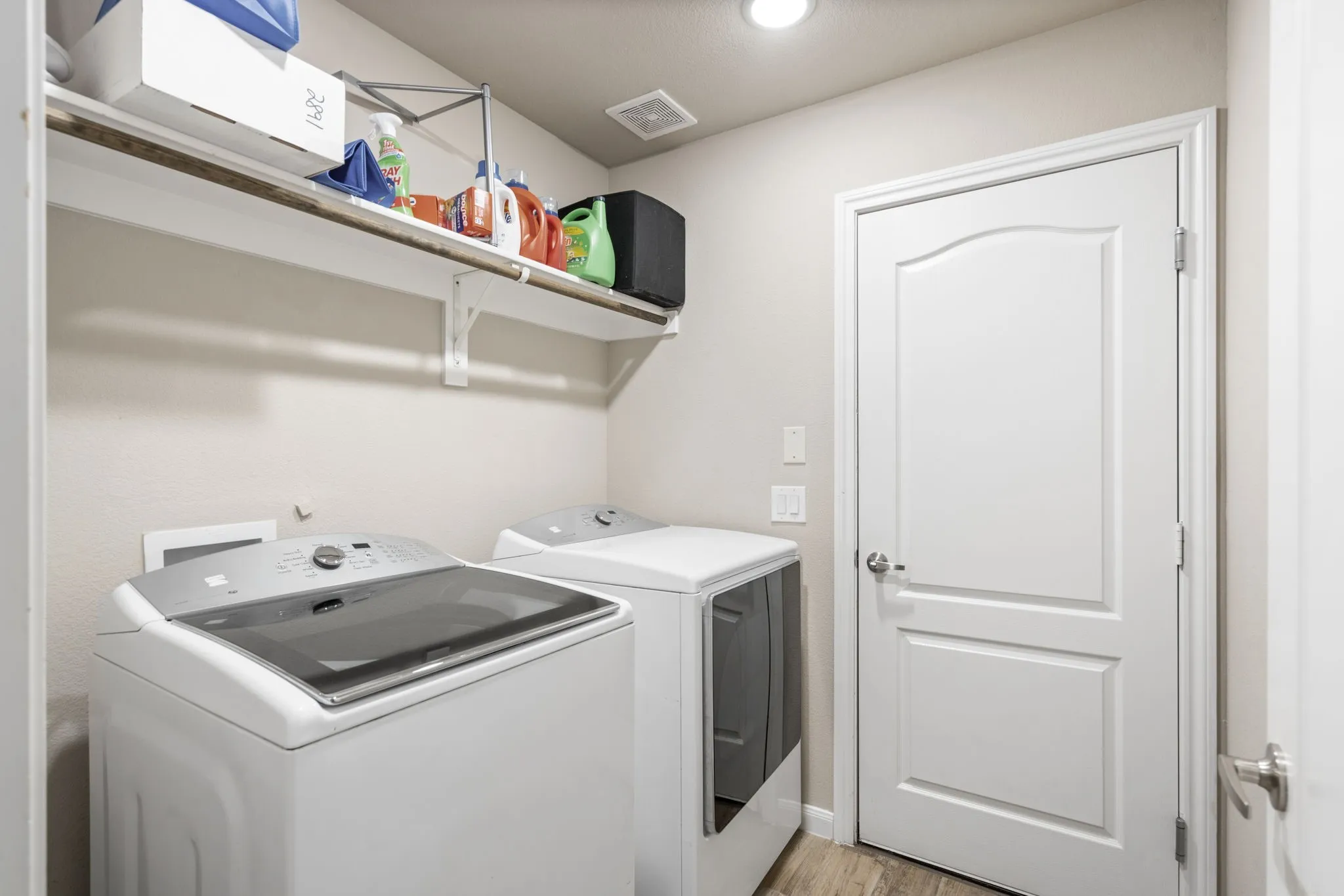 Single Family Residence For Sale in Collin County , 505 Lucas Lane, Lavon, Texas 75166, 4 Bedroom, 3 Bathroom, 2 Garage spaces, 2,490 Sqft, built in 2021, mls#21324636, Real Estate Agent in Lavon, Homes For Sale in Collin county, Homes For Sale in Lavon, Realtor in Lavon Texas, Real Estate Brokerage Independent Realty Texas, Luminita Cordes Realtor