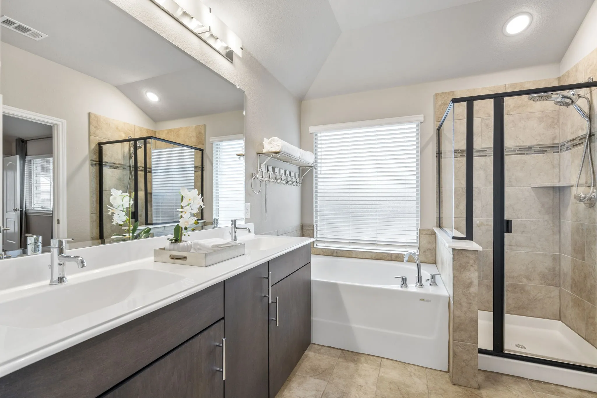 Single Family Residence For Sale in Collin County , 505 Lucas Lane, Lavon, Texas 75166, 4 Bedroom, 3 Bathroom, 2 Garage spaces, 2,490 Sqft, built in 2021, mls#21324636, Real Estate Agent in Lavon, Homes For Sale in Collin county, Homes For Sale in Lavon, Realtor in Lavon Texas, Real Estate Brokerage Independent Realty Texas, Luminita Cordes Realtor